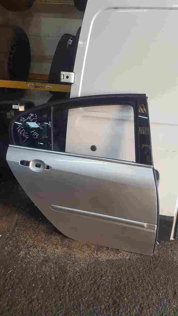 Renault Laguna MK3 Hatch 2007-2012 Drivers OSR Rear Door Silver TED69