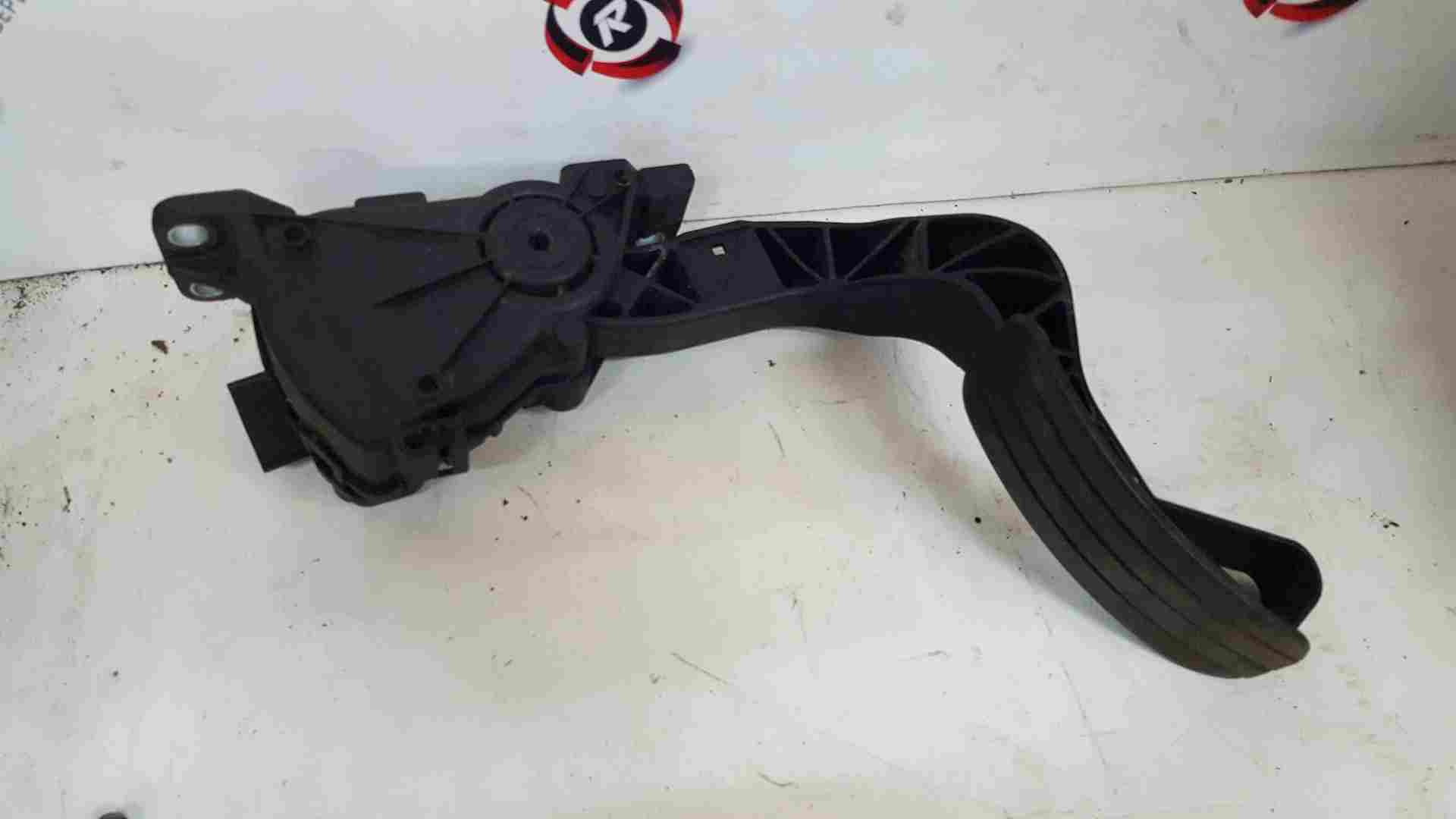 Renault Master 2010-2018 Accelerator Gas Throttle Pedal 8200672371