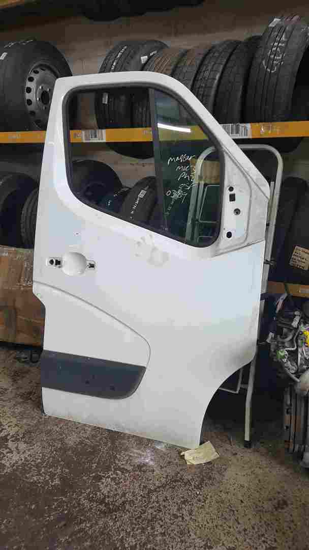 Thumb 5 Renault Master 2010-2018 Drivers OSF Front White Door O389