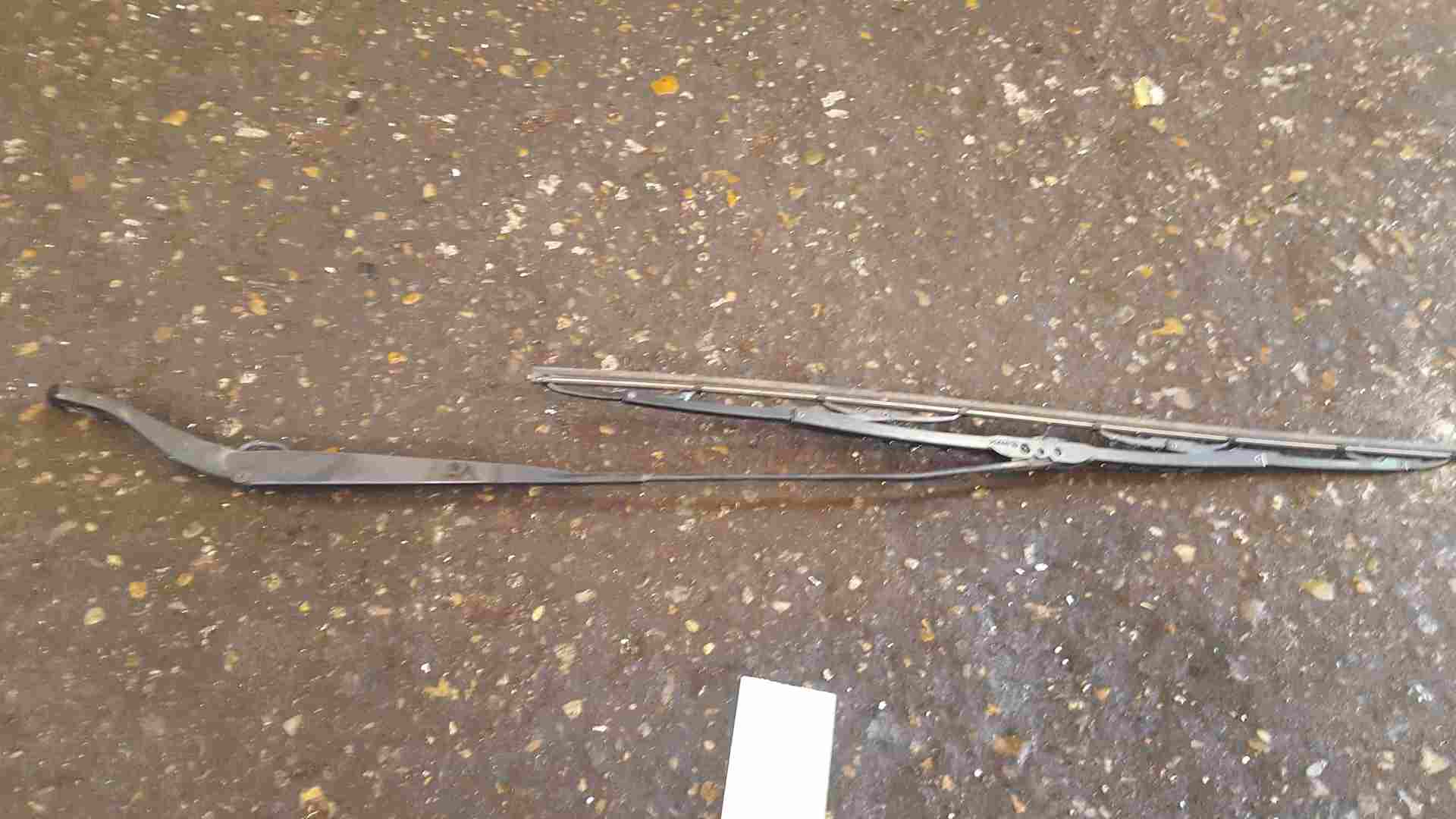 Thumb 3 Renault Master 2010-2018 Drivers OSF Front Windscreen Wiper Arm 8200734778