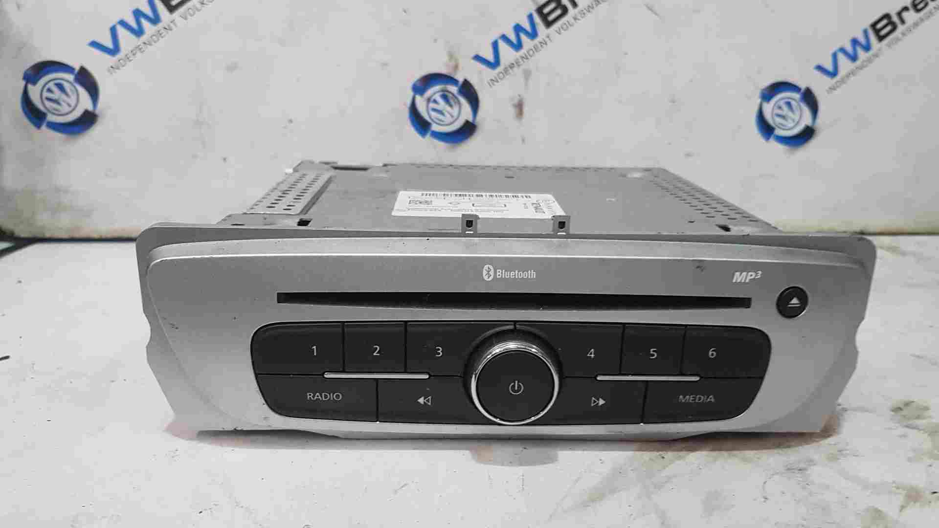Thumb 4 Renault Megane + Scenic 2003-2009 Cd Player Radio Tuner List Silver + Code