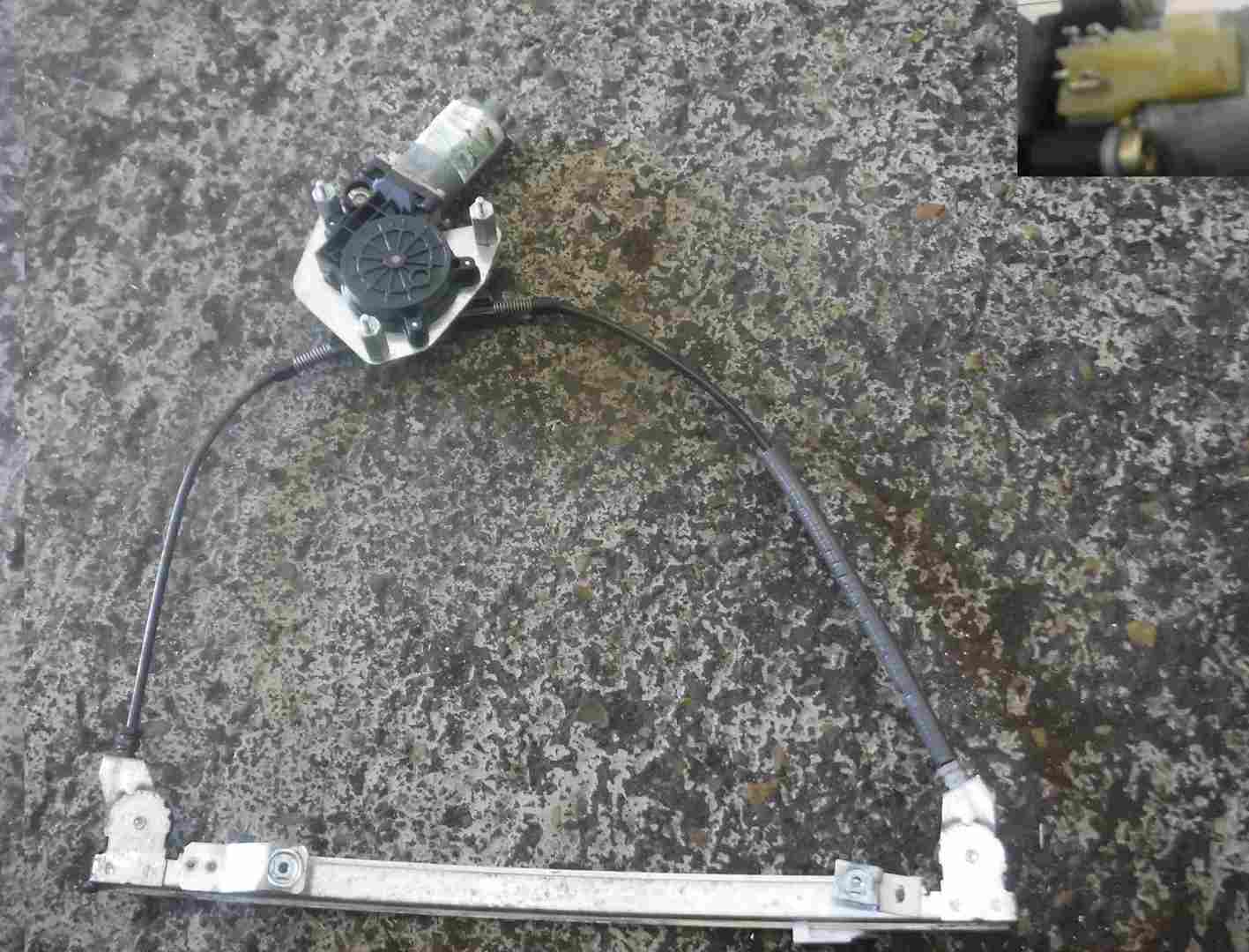 Renault Megane 1999-2002 Drivers OSF Front Window Motor  Regulator 3dr 1