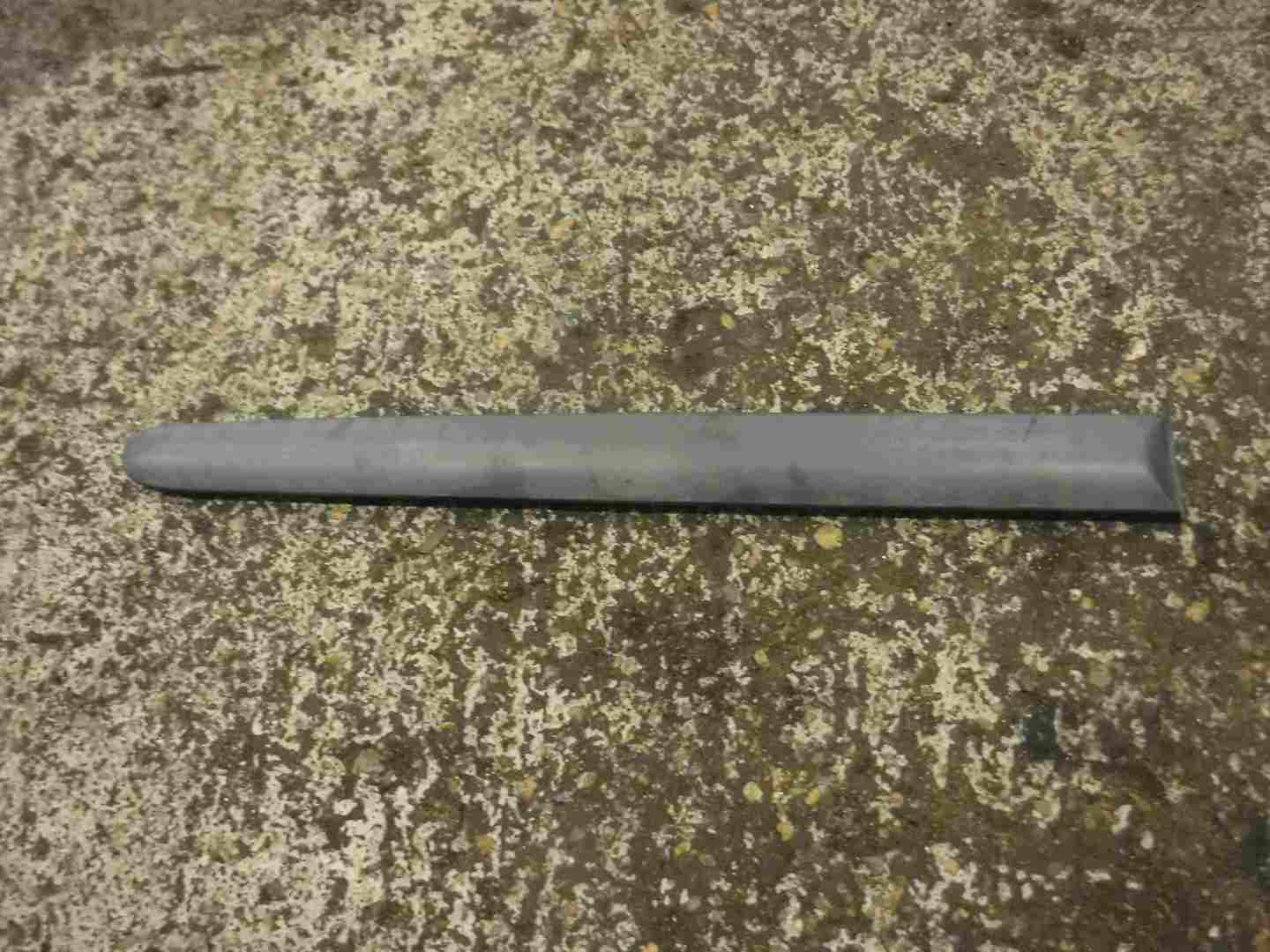 Renault Megane 1999-2002 Drivers OSR Rear Door Moulding Trim 5DR 7700430880
