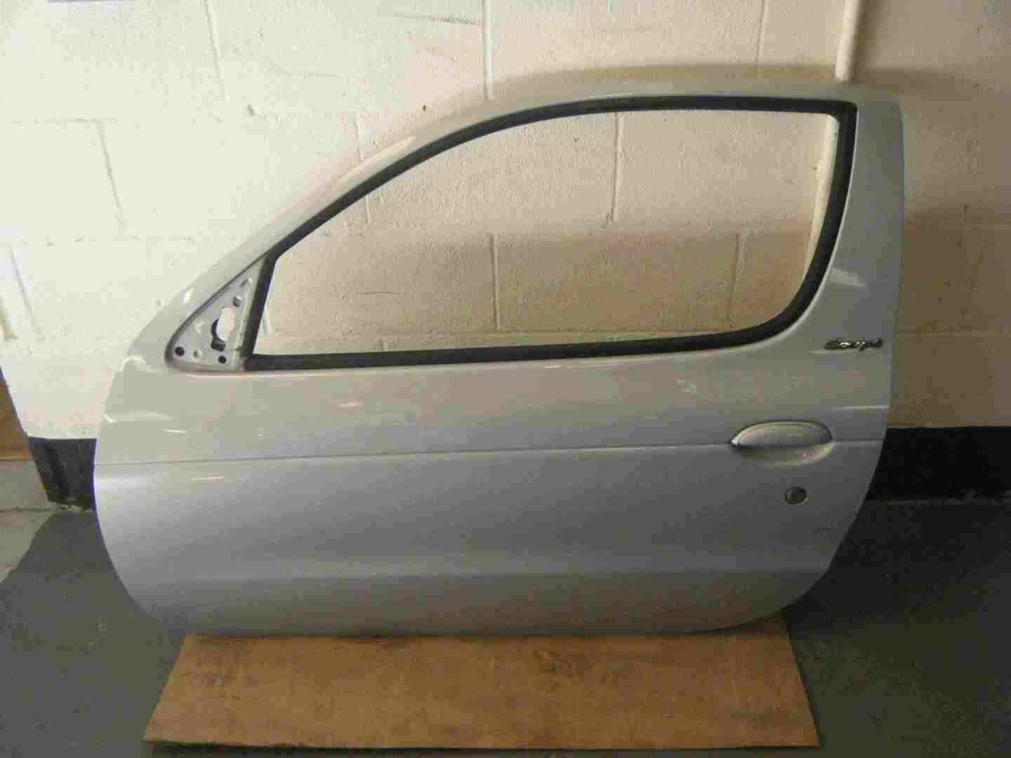 Renault Megane 1999-2003 Passenger NSF 3dr Silver 632
