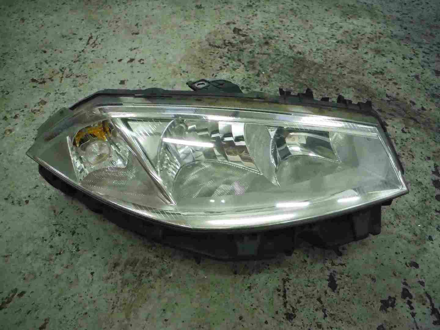 Renault Megane 2002-2006 Drivers OSF Front Headlight Head Lamp 8200073223