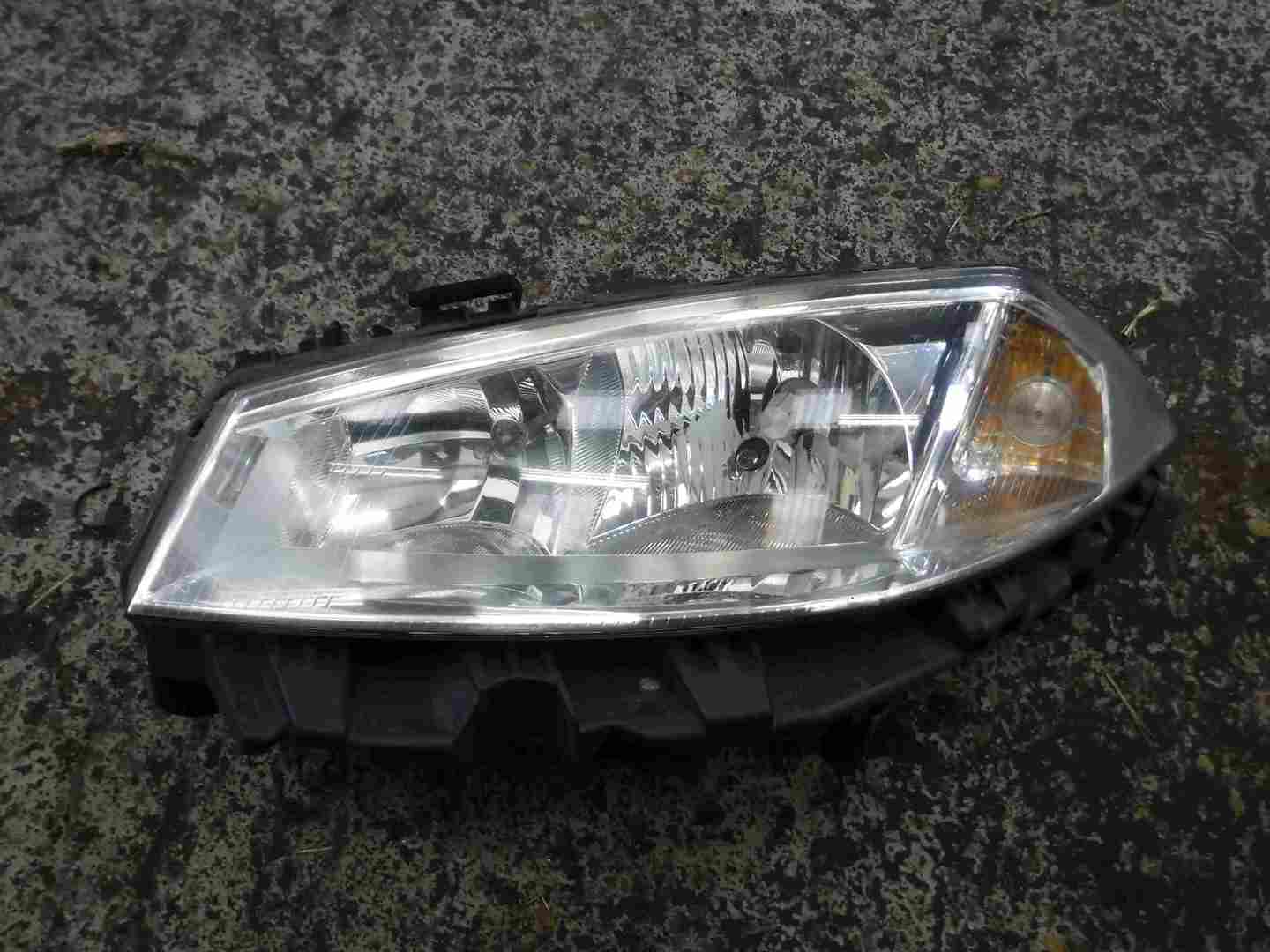 Renault Megane 2002-2006 Passenger NSF Front Headlight Lens  8200073222