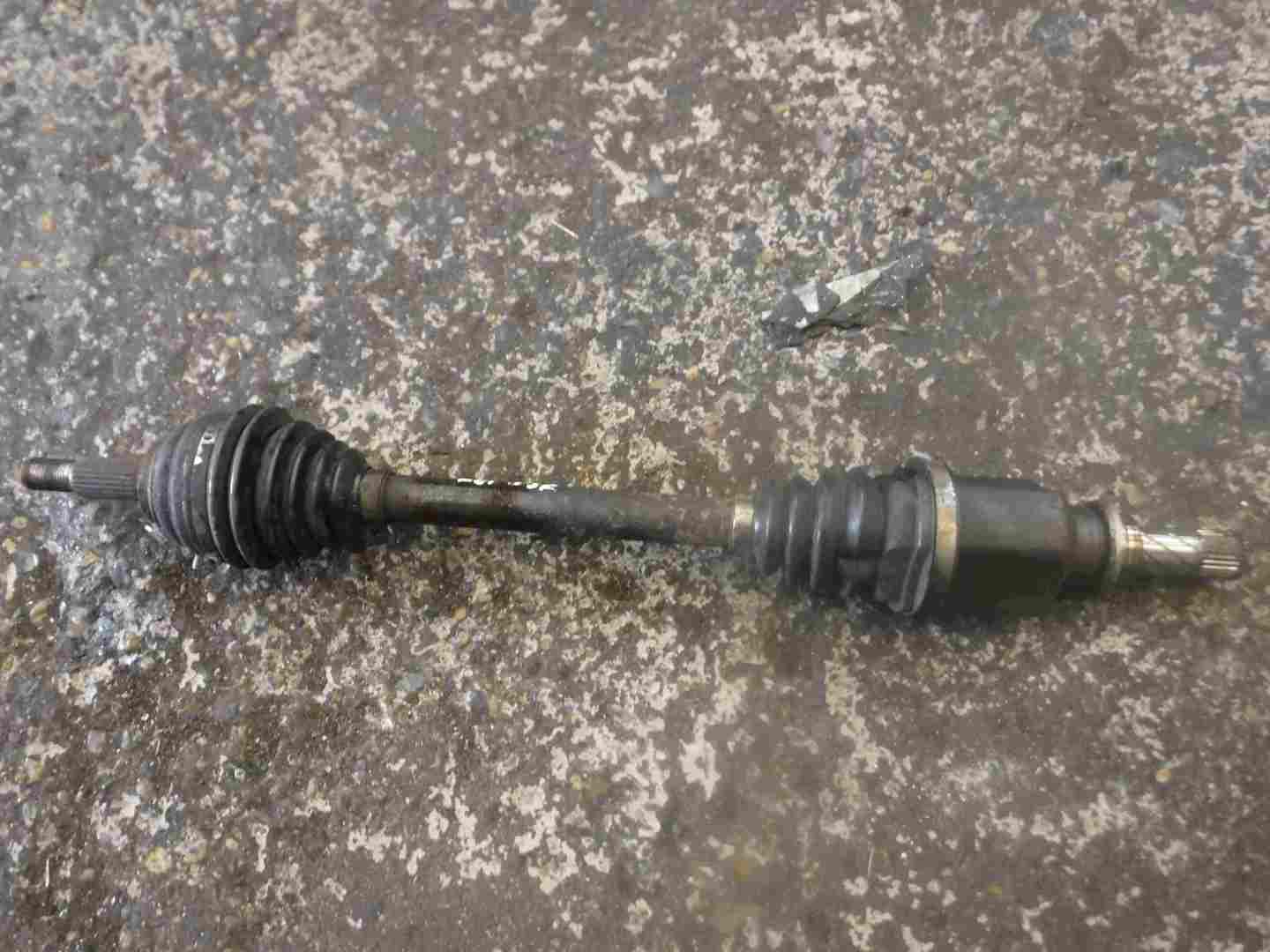 Renault Megane 2002-2008 1.5 dCi Passenger NSF Front Driveshaft 8200511122