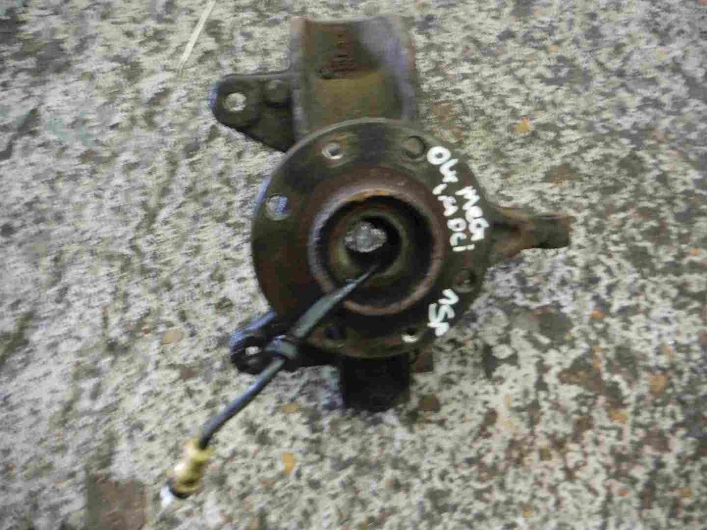 Renault Megane 2002-2008 1.9 dCi Passenger NSF Front Wheel Hub +  ABS Sensor