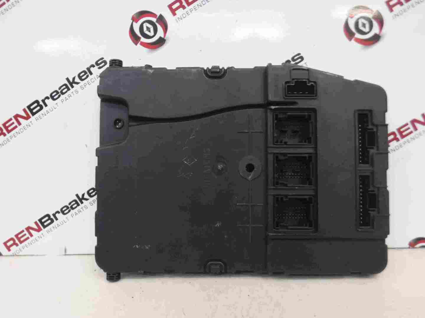Renault Megane 2002-2008 Dashboard UCH BCM Fuse Box 8200606825