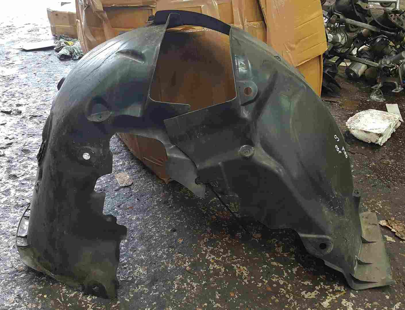 Thumb 2 Renault Megane 2002-2008 Drivers OSF Front Wheel Arch Liner Guard 8200073429