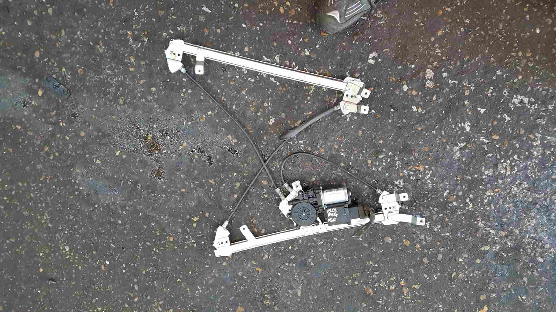 Thumb 2 Renault Megane 2002-2008 Drivers OSF Front Window Motor Regulator 5dr AM
