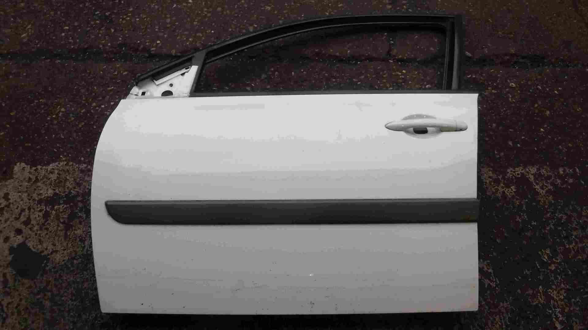 Renault Megane 2002-2008 Passenger NSF Front Door White OV369 5dr
