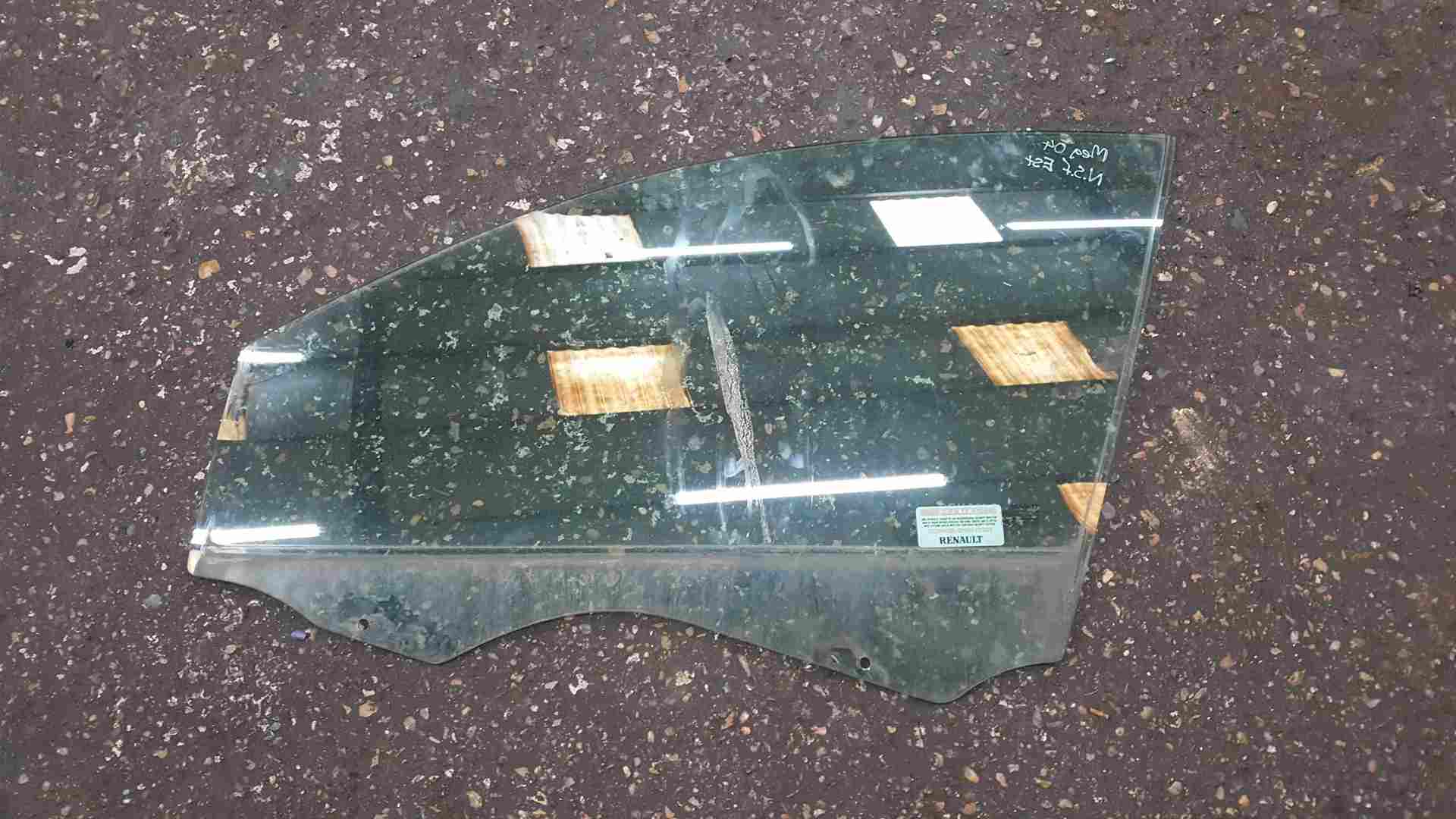 Thumb 2 Renault Megane 2002-2008 Passenger NSF Front Window Glass 5DR