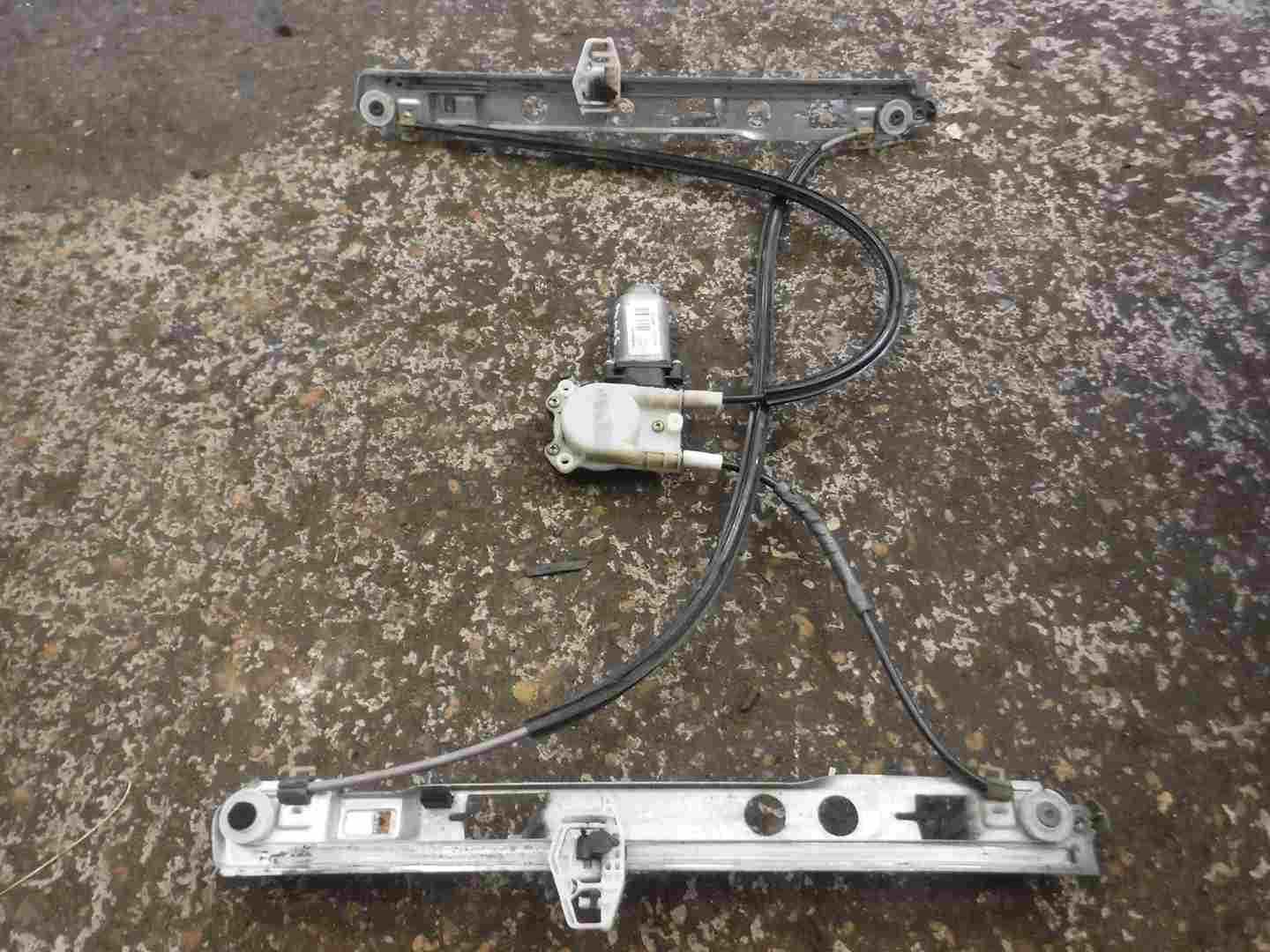 Renault Megane 2002-2008 Passenger NSF Front Window Motor  Regulator 2pin 5dr