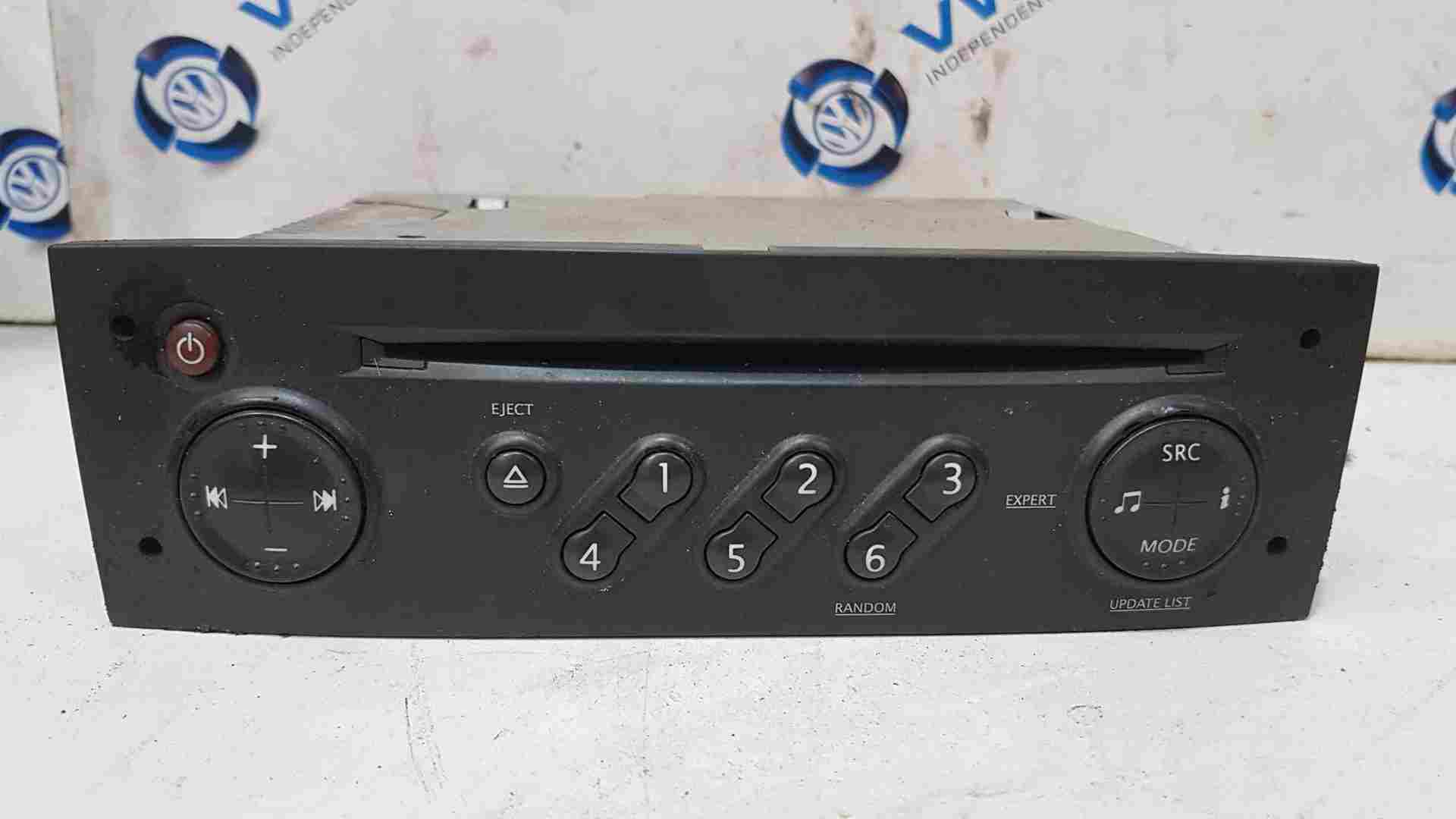 Thumb 2 Renault Megane 2002-2008 Radio Cd Player Update List + Code 8200367486