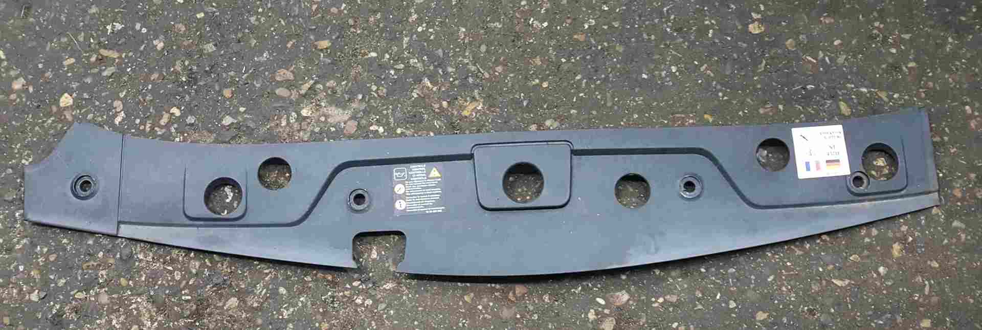 Thumb 3 Renault Megane 2002-2008 Slam Panel Bonnet Cover Trim 8200116717