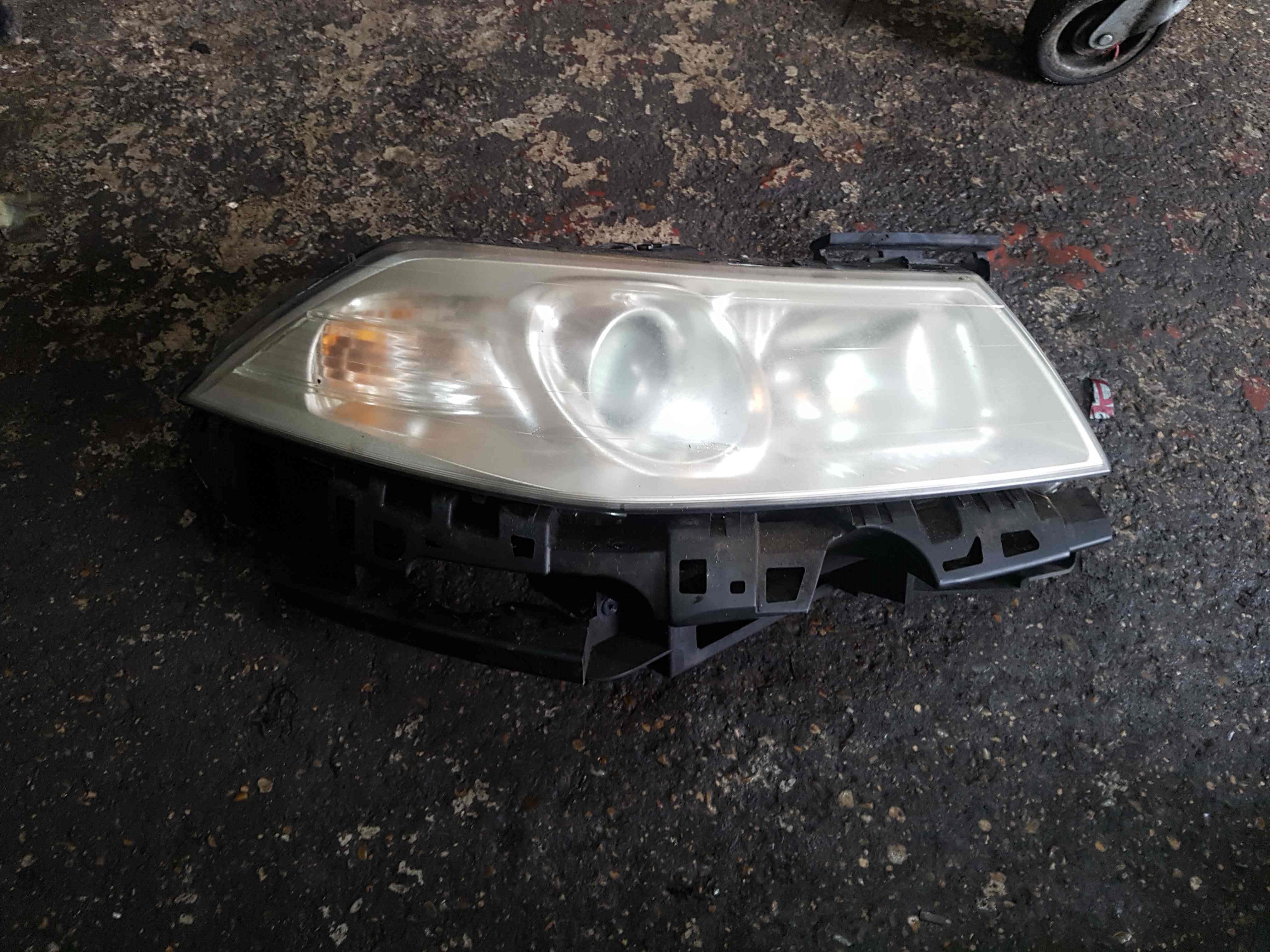 Thumb 2 Renault Megane 2006-2008 Drivers OSF Front Headlight Facelift Cloudy 8200412745