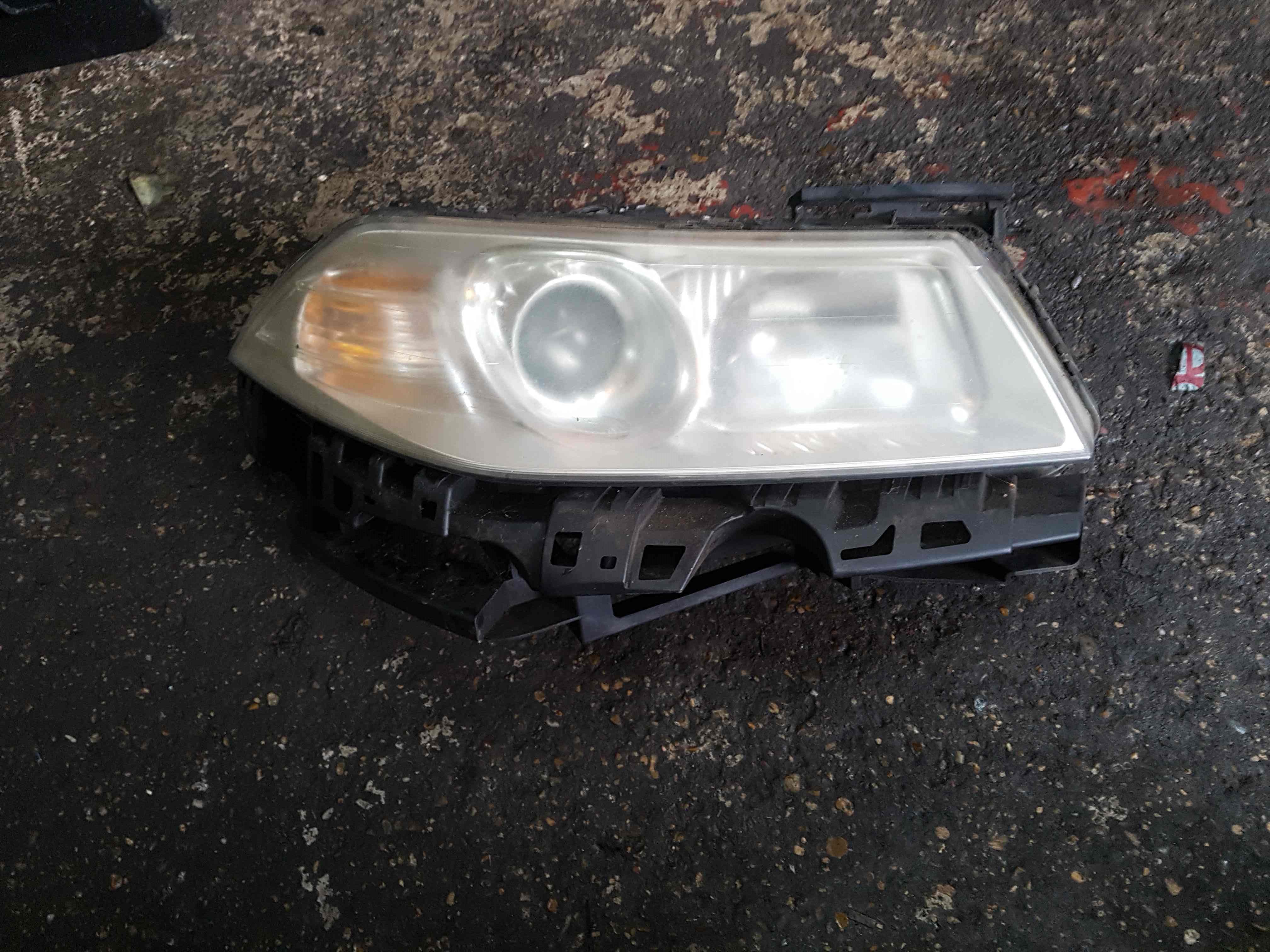 Thumb 3 Renault Megane 2006-2008 Drivers OSF Front Headlight Facelift Cloudy 8200412745