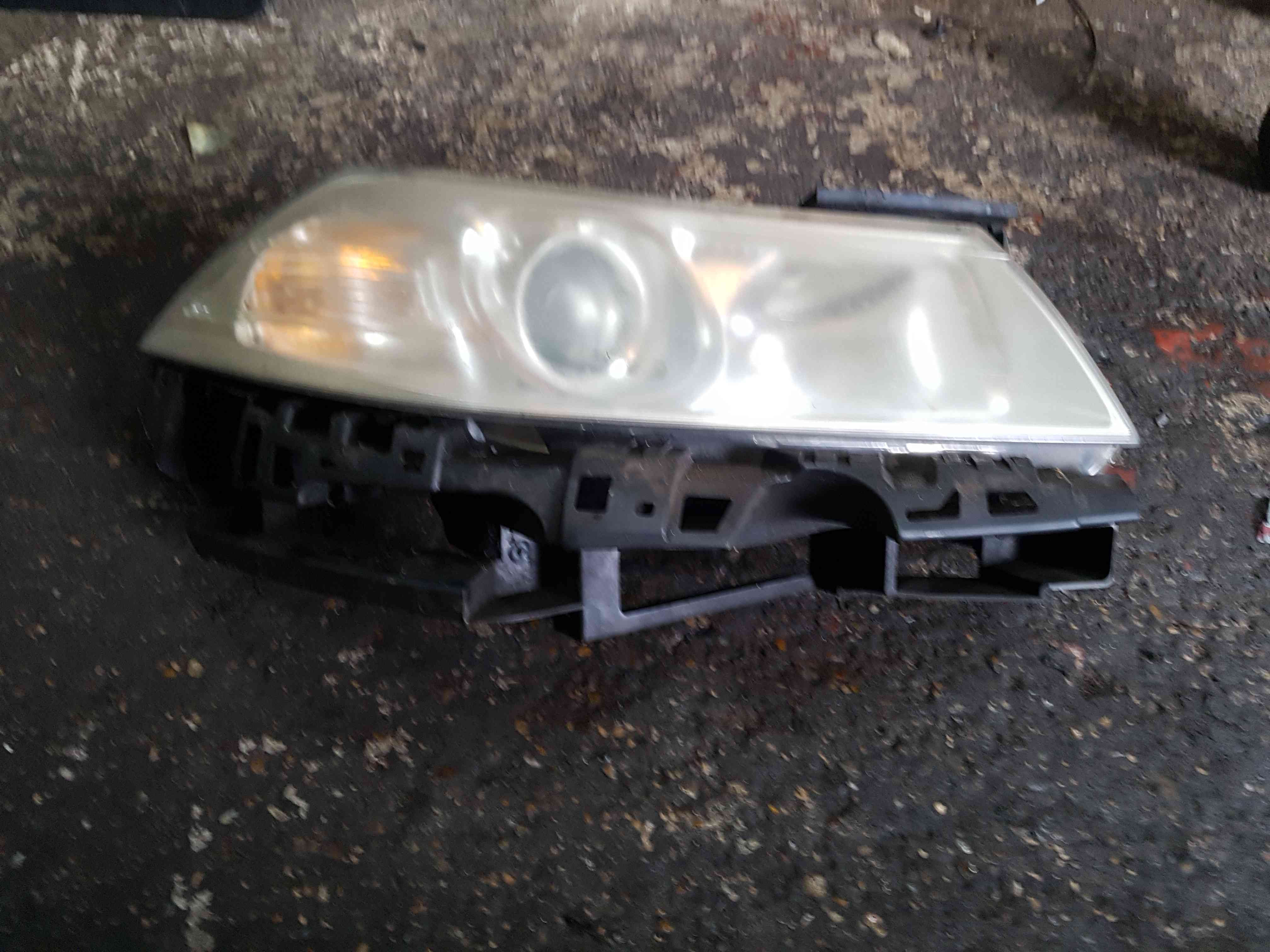 Thumb 6 Renault Megane 2006-2008 Drivers OSF Front Headlight Facelift Cloudy 8200412745