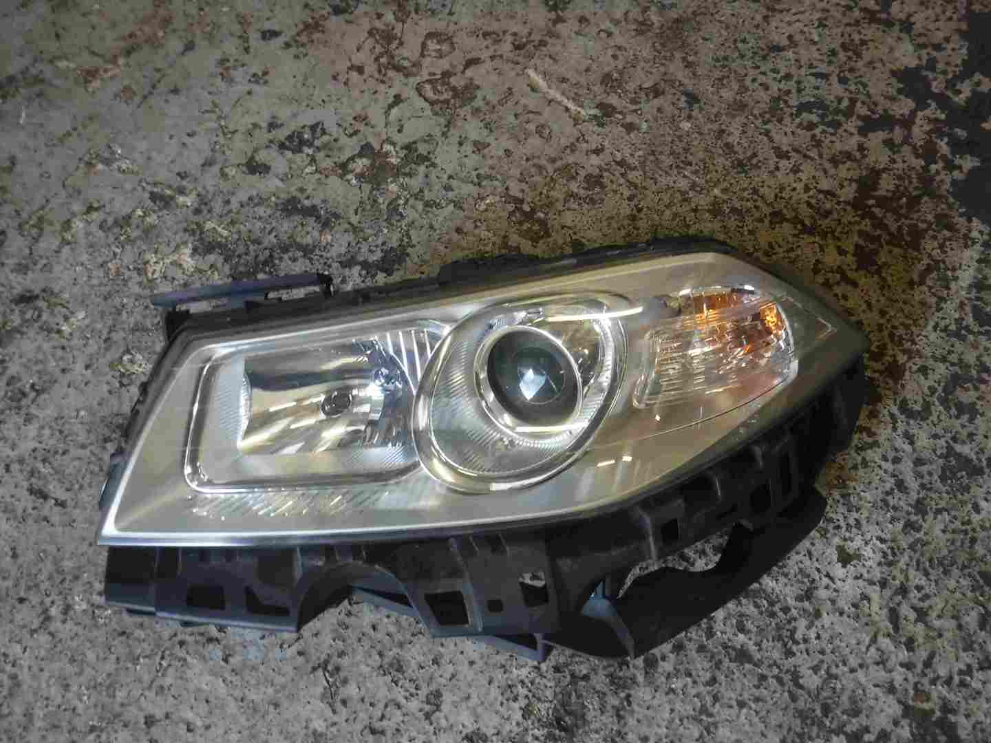 Renault Megane 2006-2008 Passenger NSF Front Headlight FACELIFT 8200412743