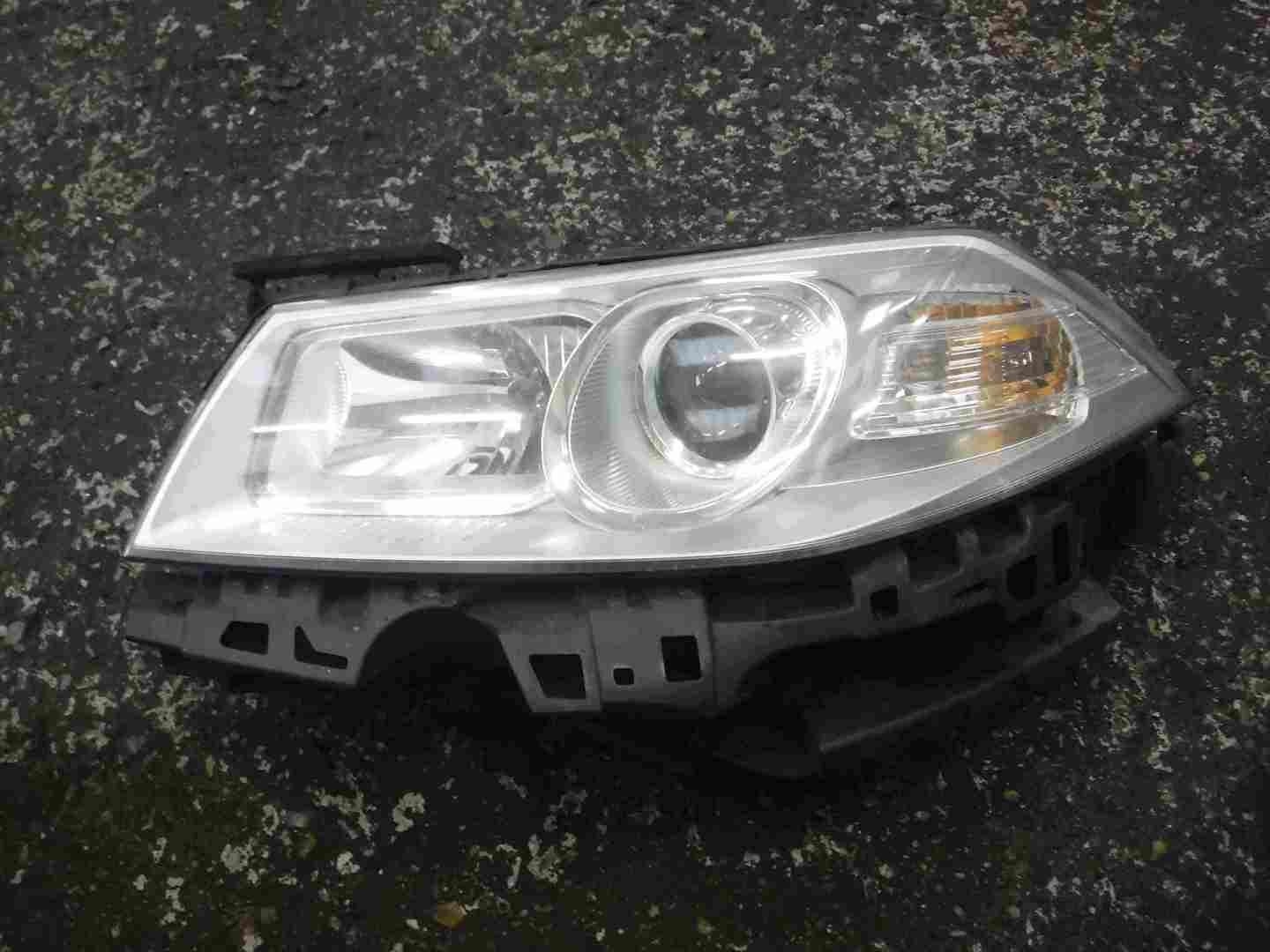 Renault Megane 2006-2008 Passenger NSF Front Headlight  8200412743 89312750