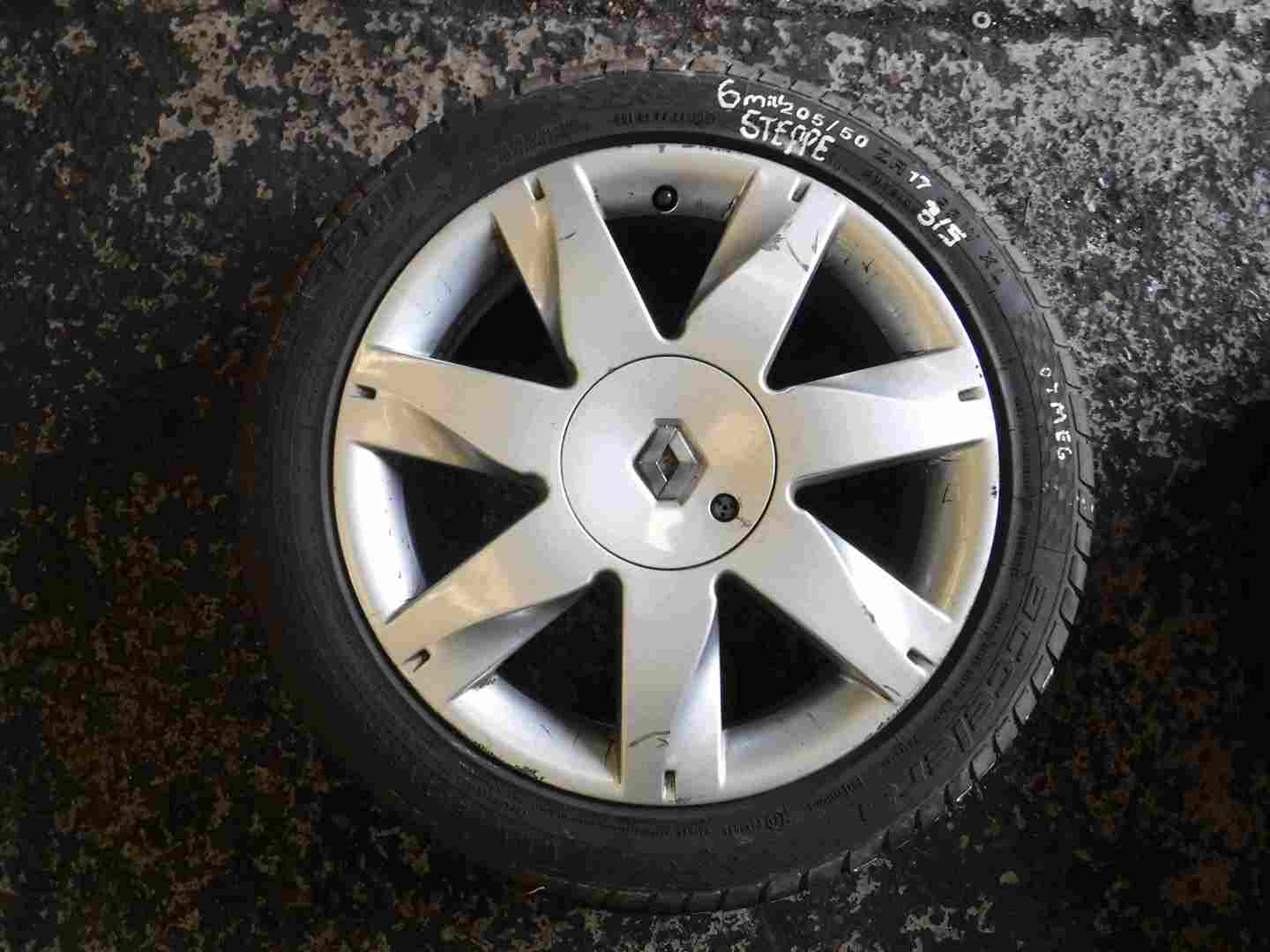 Renault Megane 2006-2008 Steppe Alloy Wheel + Tyre 205 50 17 4 Stud Tread 3/5