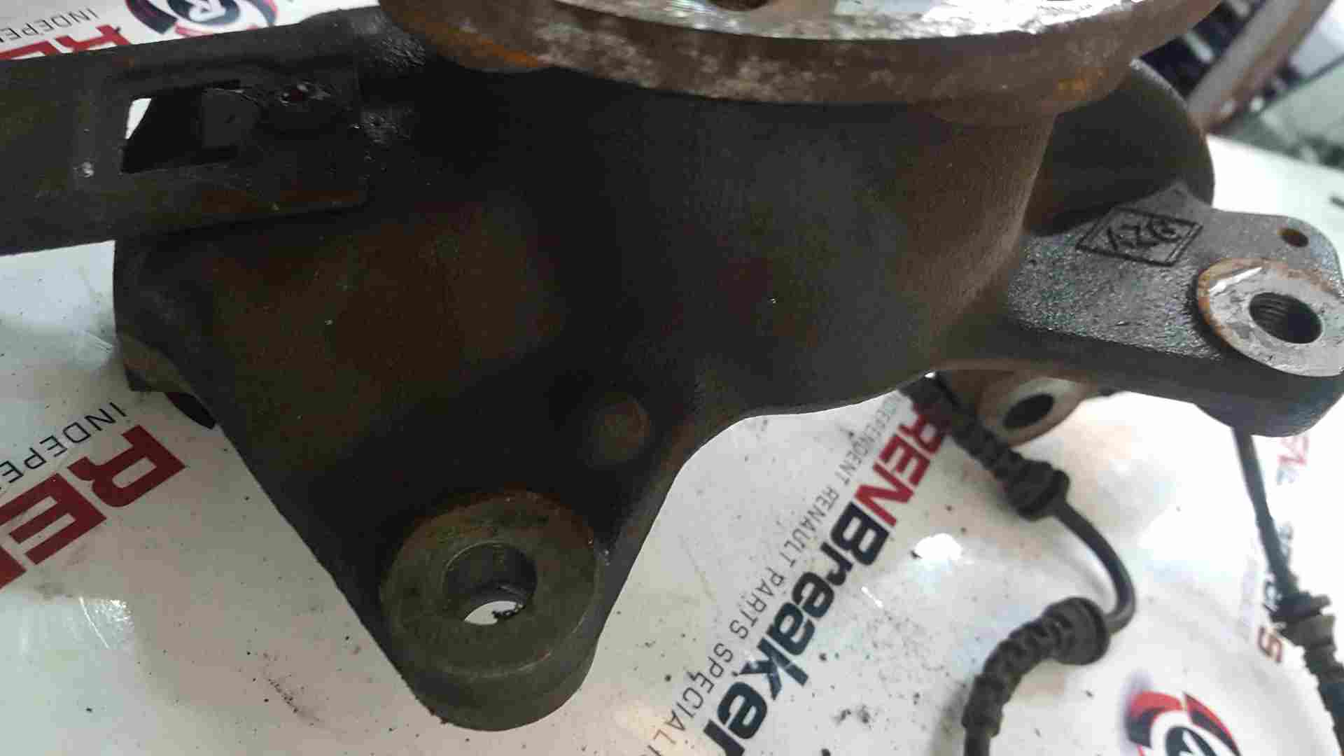 Thumb 5 Renault Megane 2008-2010 1.4 TCE Drivers Side OSF Wheel HUB + ABS Sensor