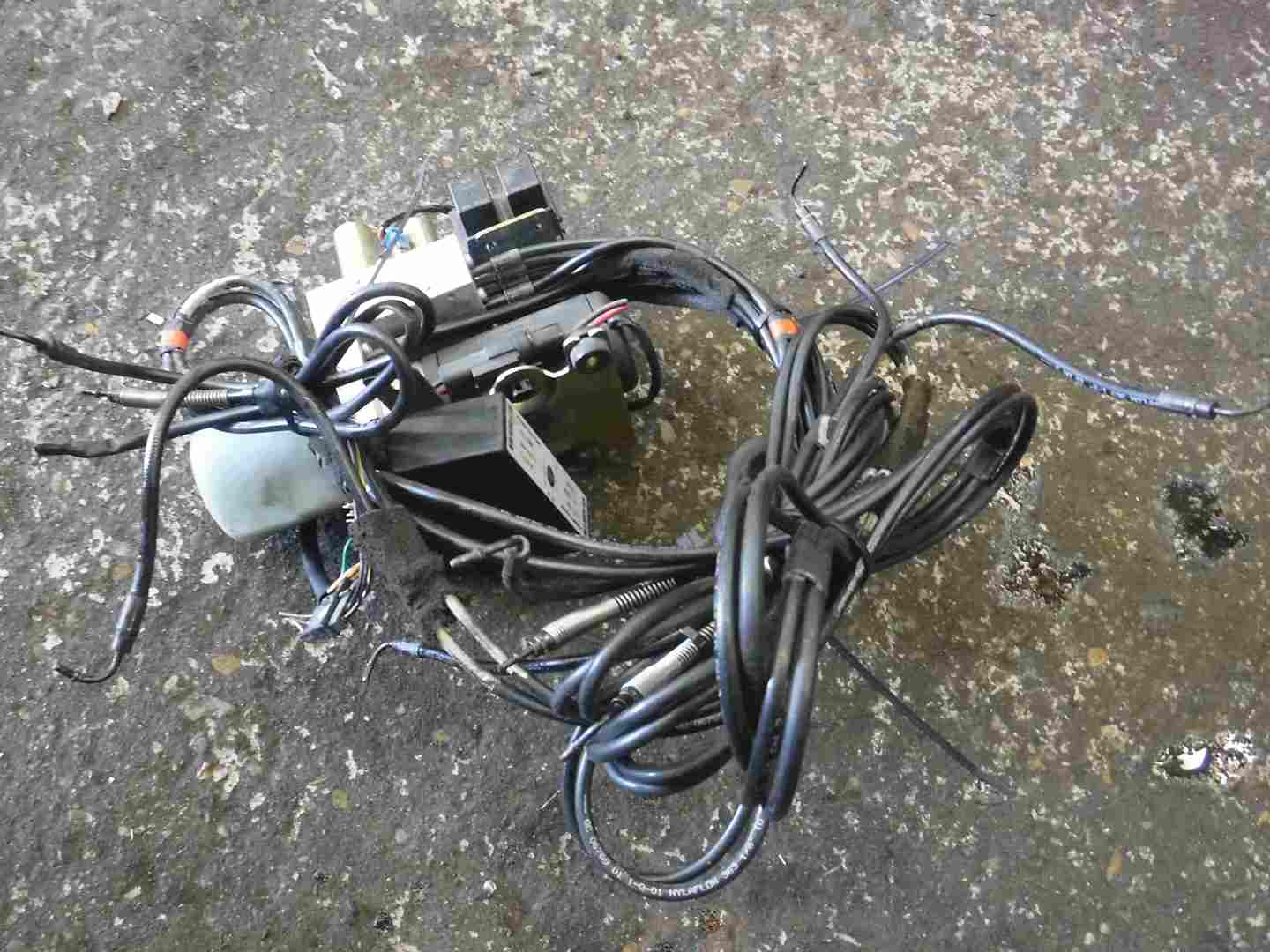 Renault Megane Convertible 1999-2002 Roof Motor ECU + Cables 7700848981