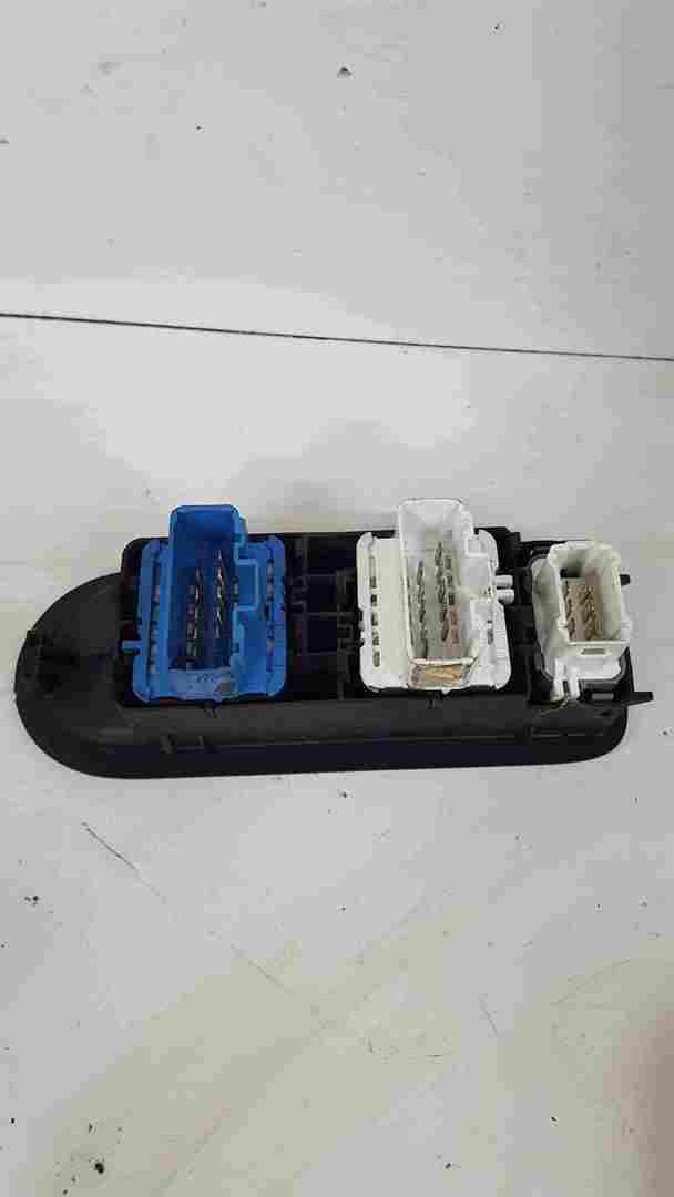 Renault Megane Convertible 2002-2008 Drivers OSF Front Window Switch Panel