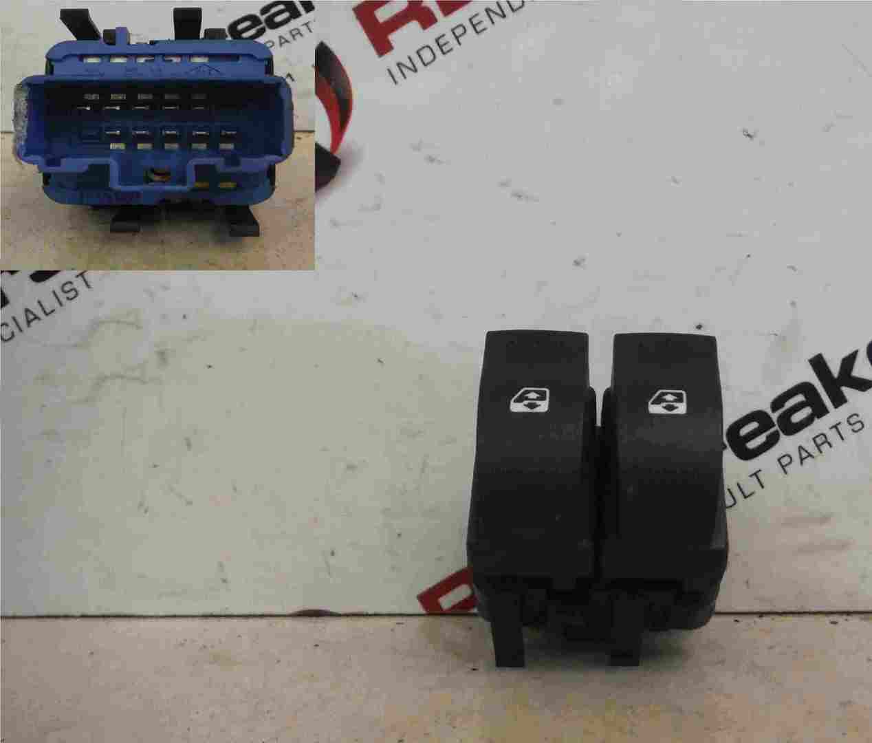 Renault Megane Convertible 2002-2008 Drivers OSF Window Switch Blue Plug