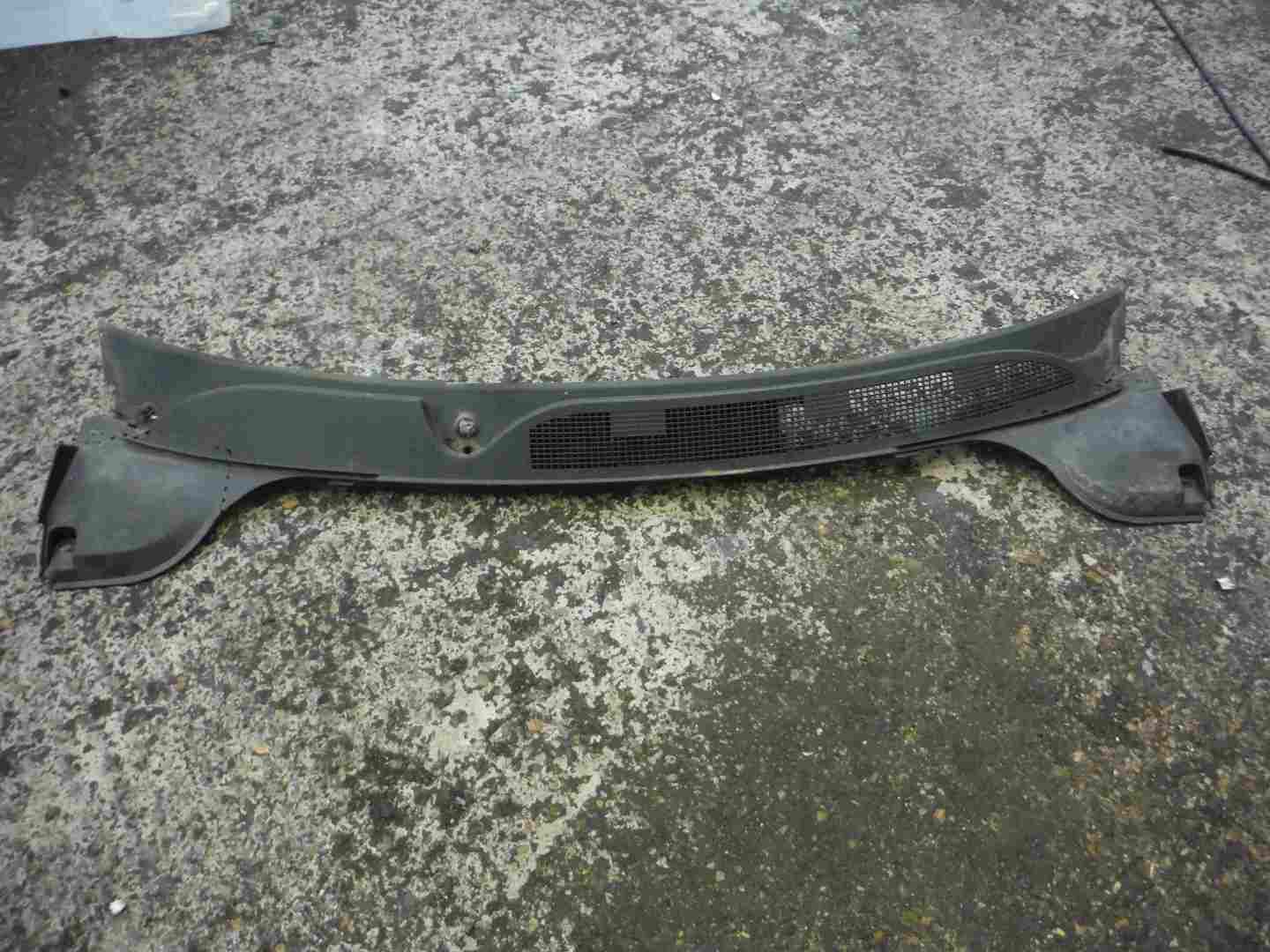 Renault Megane Convertible 2002-2008 Front Bonnet Scuttle Panel Plastic Trim
