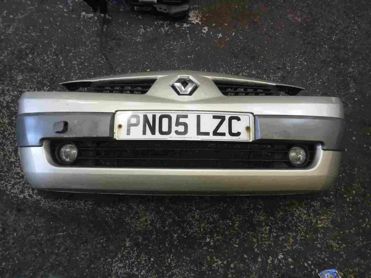 Renault Megane Convertible 2003-2008 Front Bumper Gold Silver TED11