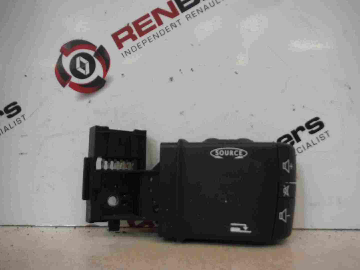 Renault Megane 2002-2008 CD Player Radio Steering Wheel Controls 8200103769