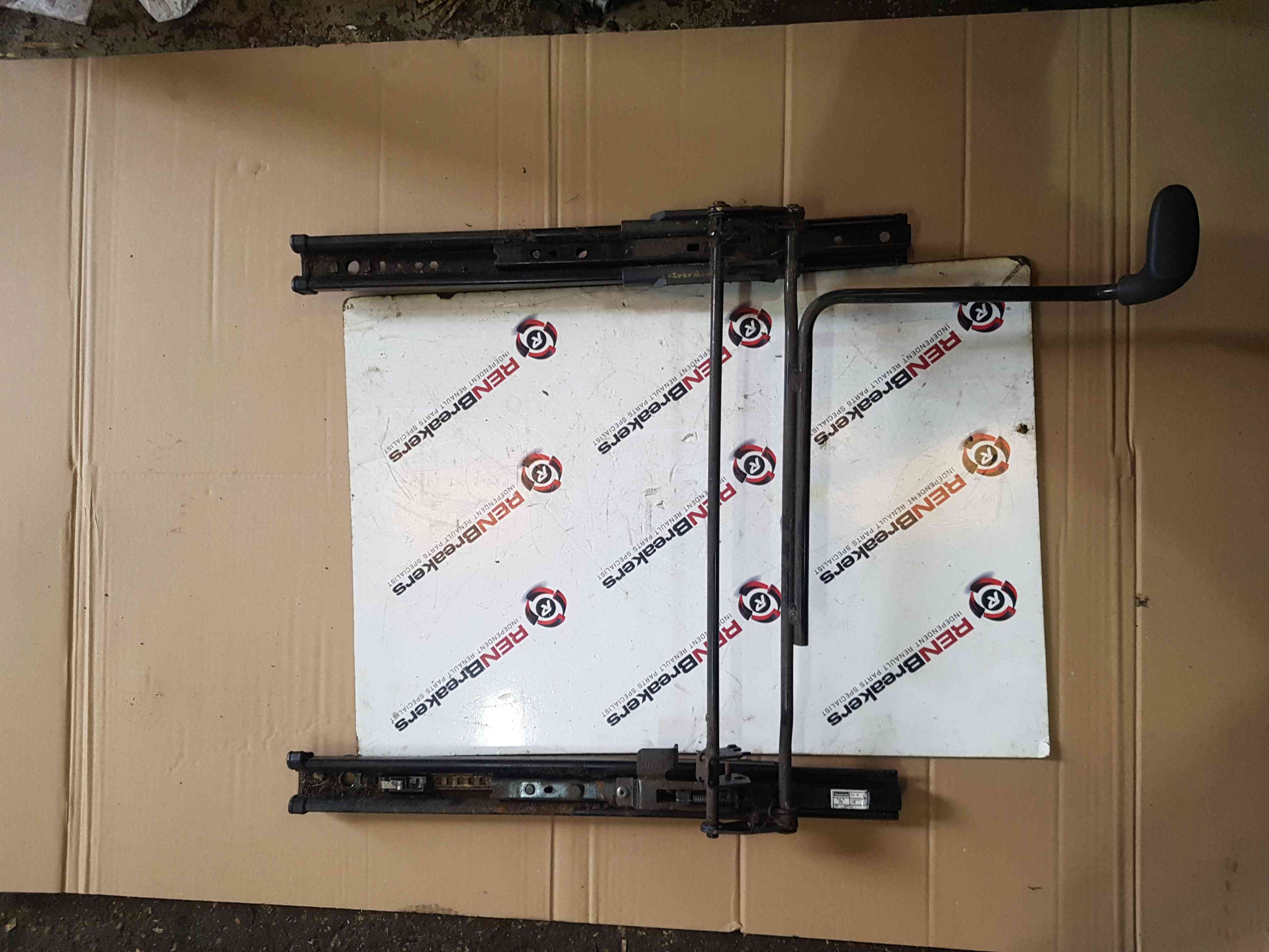 Renault Megane Convertible MK2 2006-2008 Drivers OSF Front Seat Runners 3Dr