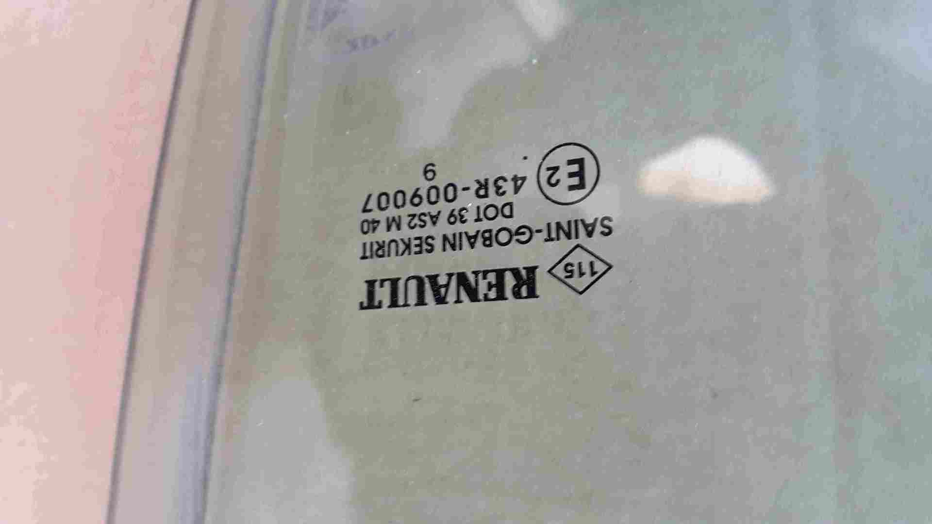 Thumb 2 Renault Megane Coupe MK3 2008-2012 Passenger NSF Front Window Glass 3dr