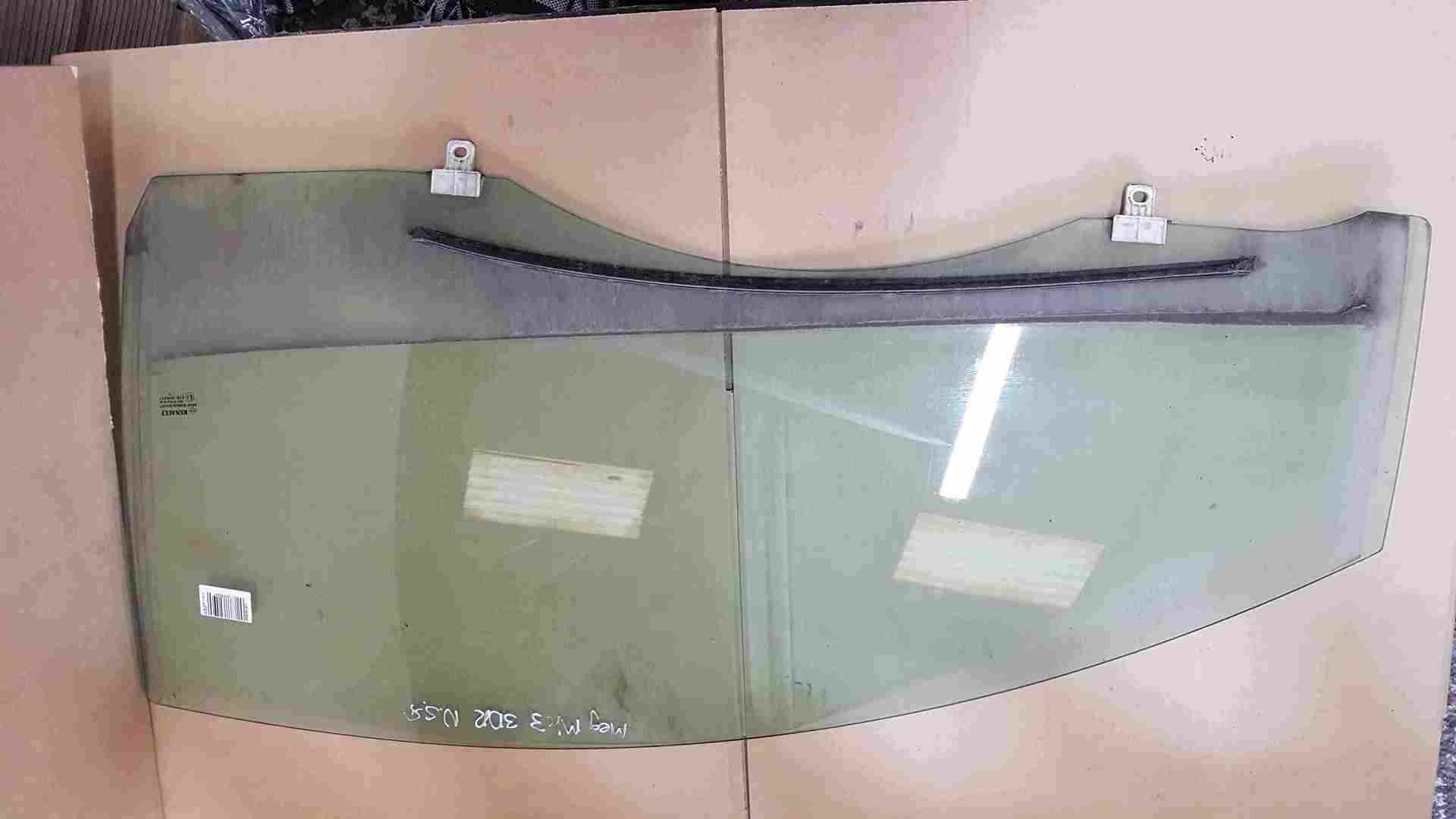 Thumb 3 Renault Megane Coupe MK3 2008-2012 Passenger NSF Front Window Glass 3dr