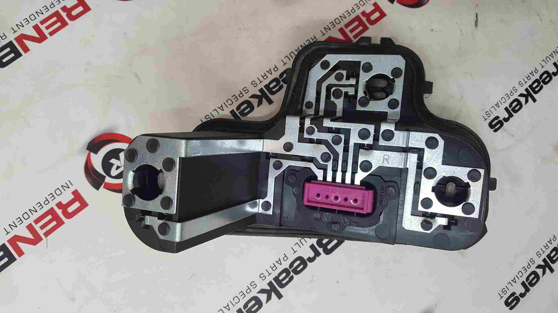 Thumb 2 Renault Megane Coupe MK3 2008-2014 Drivers OSR Rear Light Bulb Holder 89076124