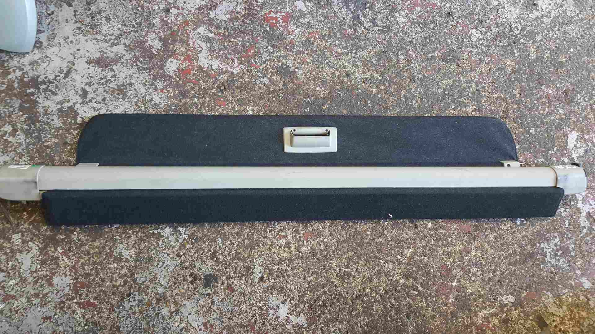 Thumb 3 Renault Megane Estate 2002-2008 Rear Parcel Shelf Roller Blind Beige Black
