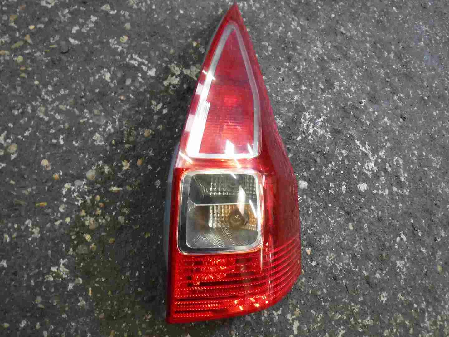 Renault Megane Estate 2006-2008 Drivers OSR Rear Light Lens Cluster 8200417351