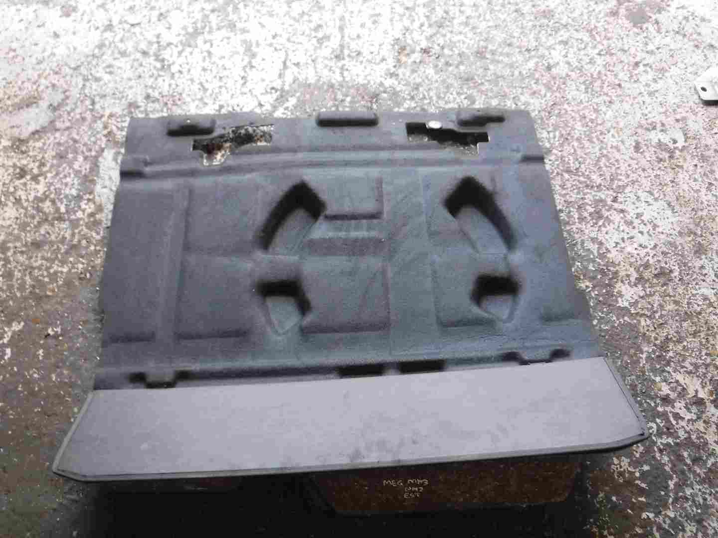 Renault Megane Estate 2008-2014 Rear Tailgate Boot Well Carpet Protection