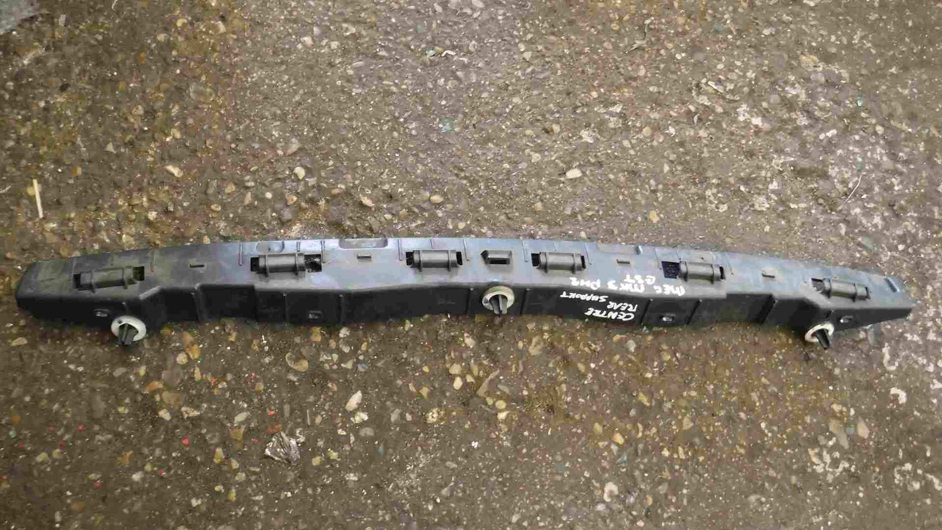 Renault Megane Estate MK3 2008-2014 Rear Centre Support Bar Plastic 850420008R