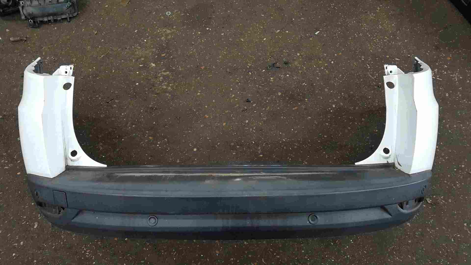 Thumb 4 Renault Megane Estate MK3 2012-2014 Rear Bumper White 369 Rear Parking Sensors