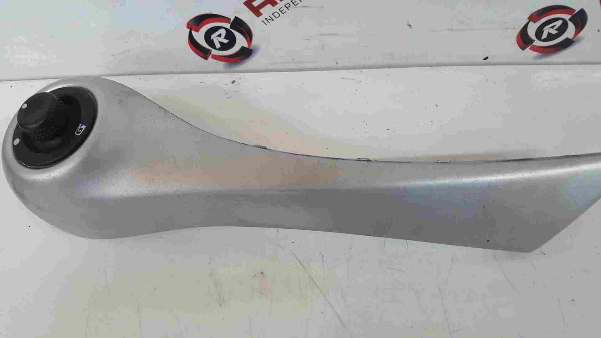 Renault Megane MK2 2002-2008 Drivers OS Grab Handle Silver Mirror Adjuster Fold
