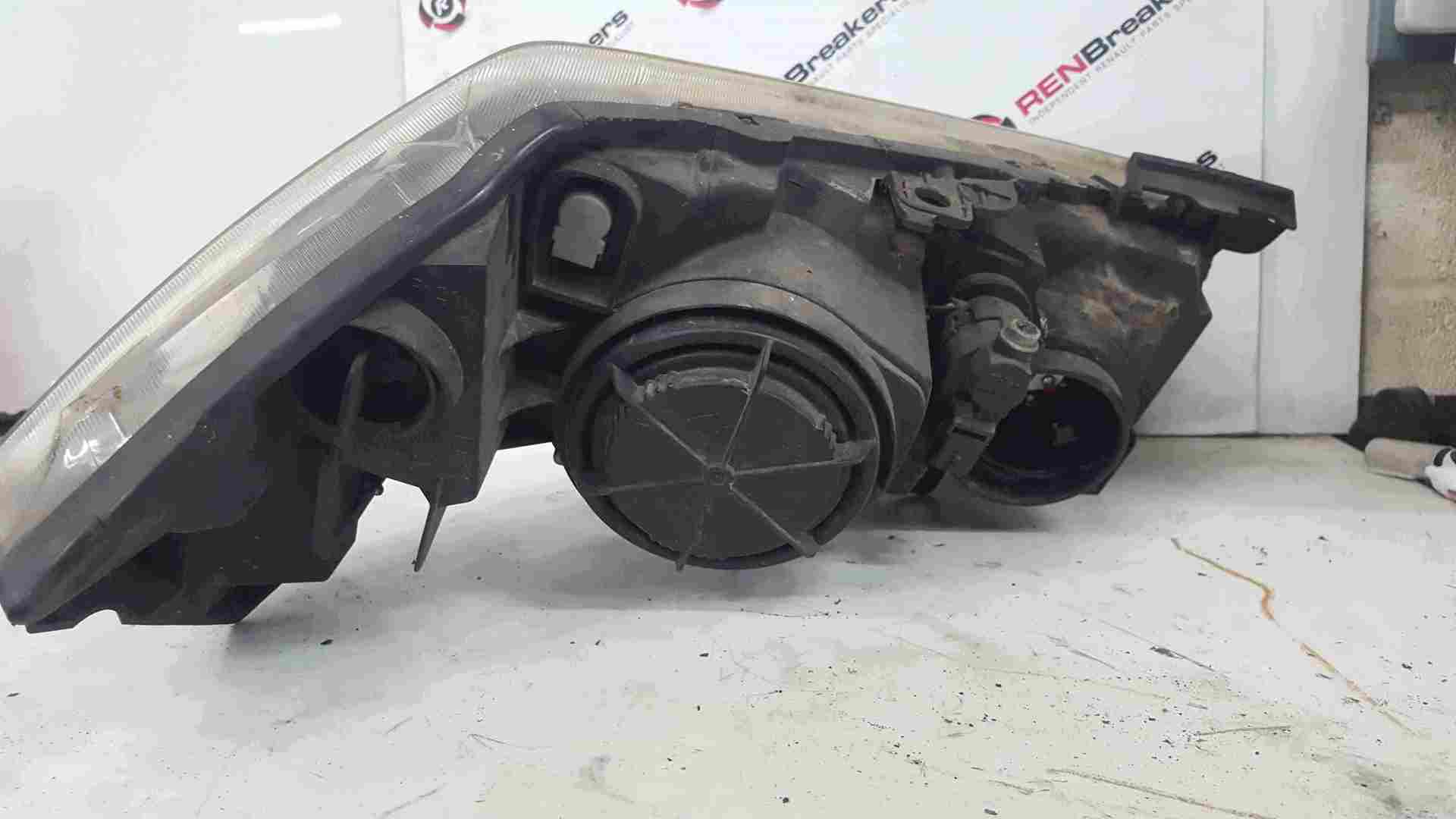 Thumb 3 Renault Megane MK2 2006-2008 Passenger NSF Front Headlight Cloudy 8200412743