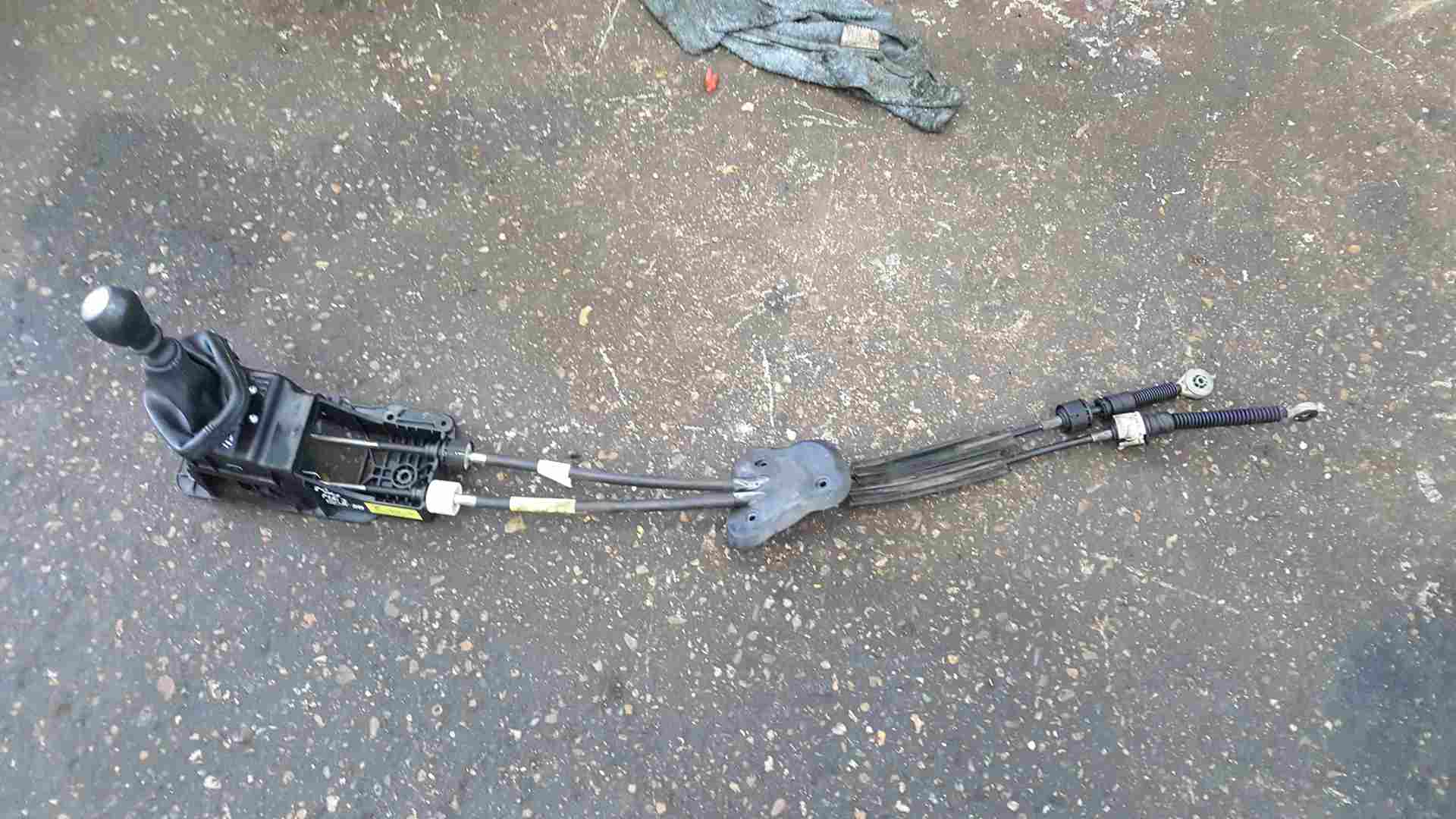 Thumb 3 Renault Megane MK3 2008-2012 6 Speed Gearstick Shifter Mechanism + Cables