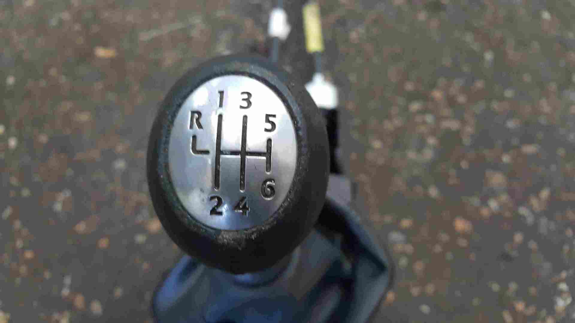 Renault Megane MK3 2008-2012 6 Speed Gearstick Shifter Mechanism + Cables
