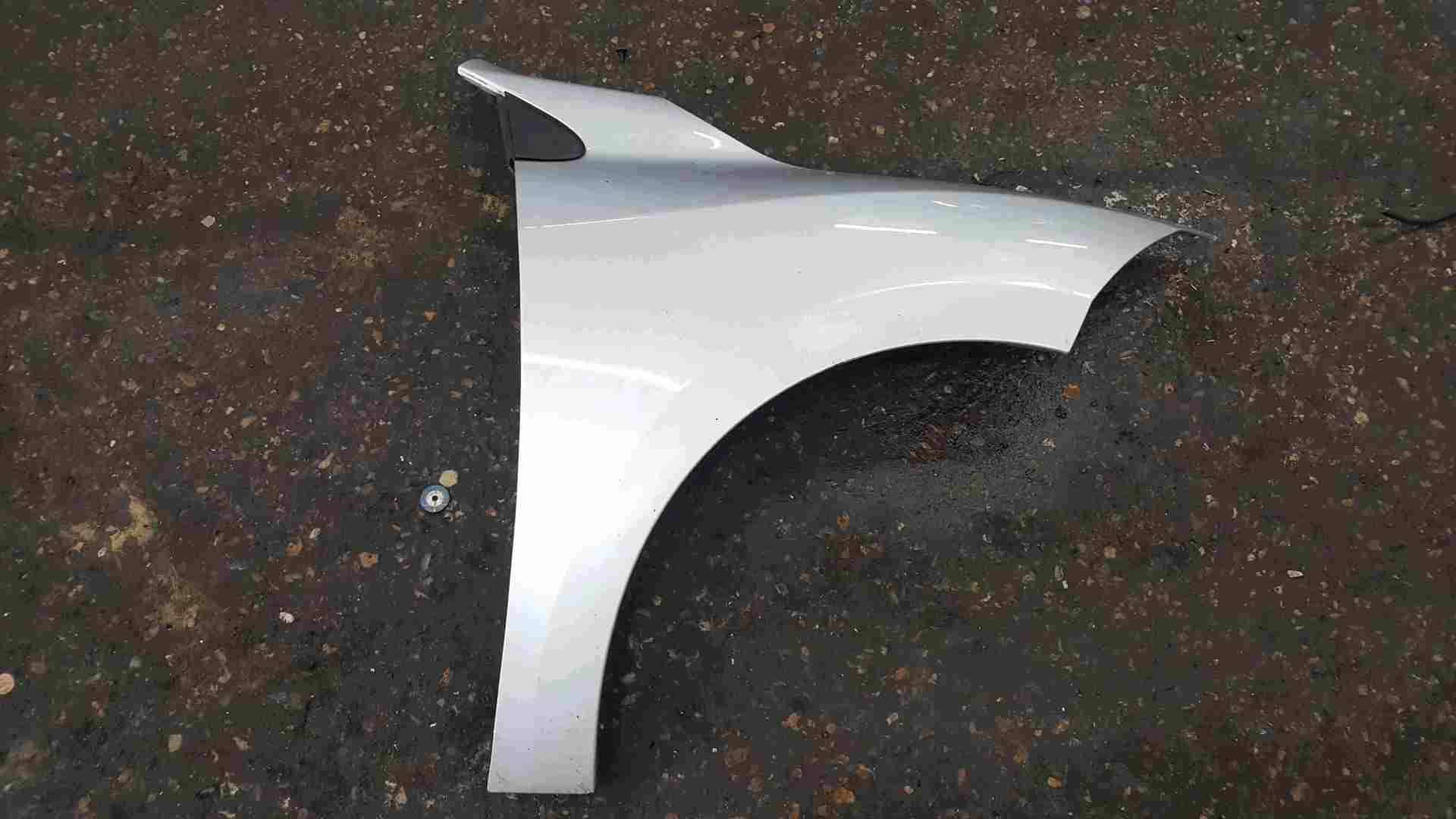Thumb 2 Renault Megane MK3 2008-2012 Drivers OS Wing Silver TED69