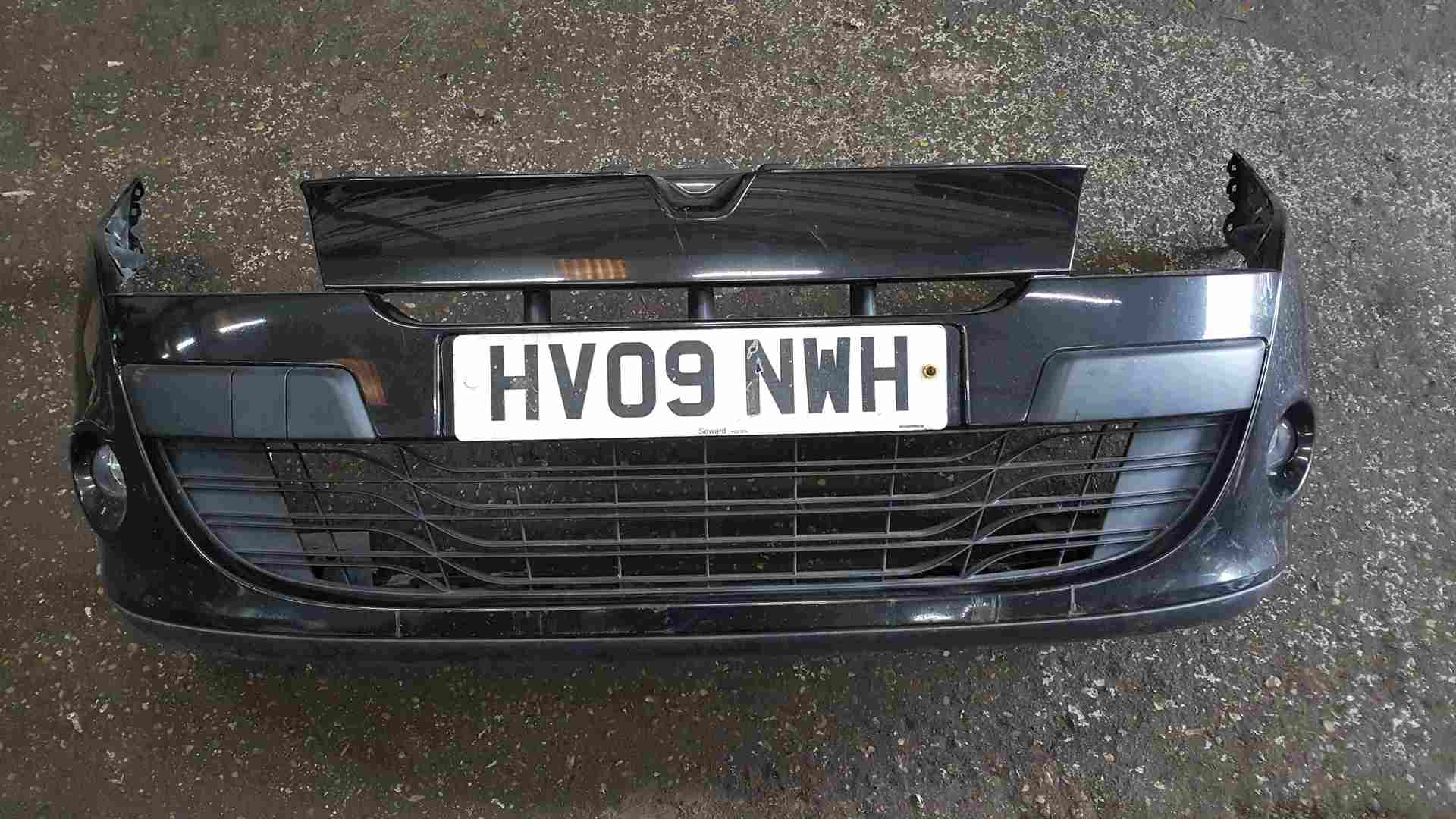 Renault Megane MK3 2008-2012 Front Bumper Black 676