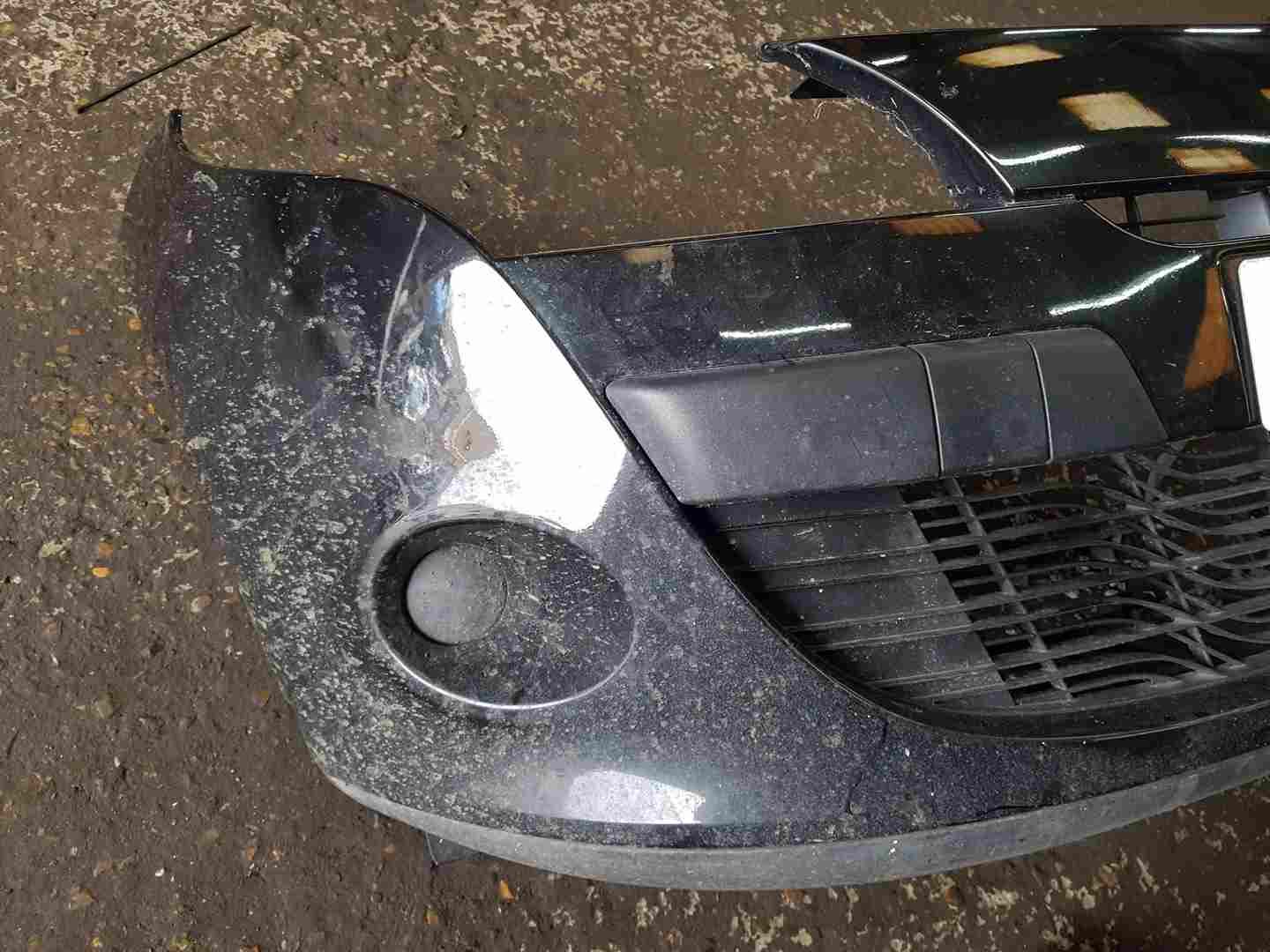 Renault Megane MK3 2008-2012 Front Bumper Black 676