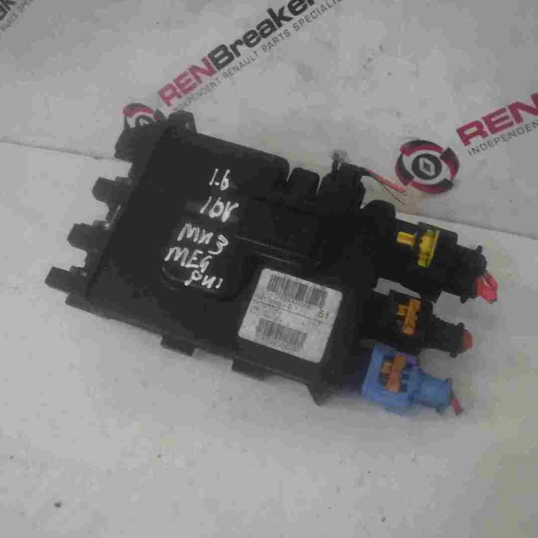 Renault Megane + Scenic MK3 2008-2014 Battery Fuse Box Control Unit 243800005r